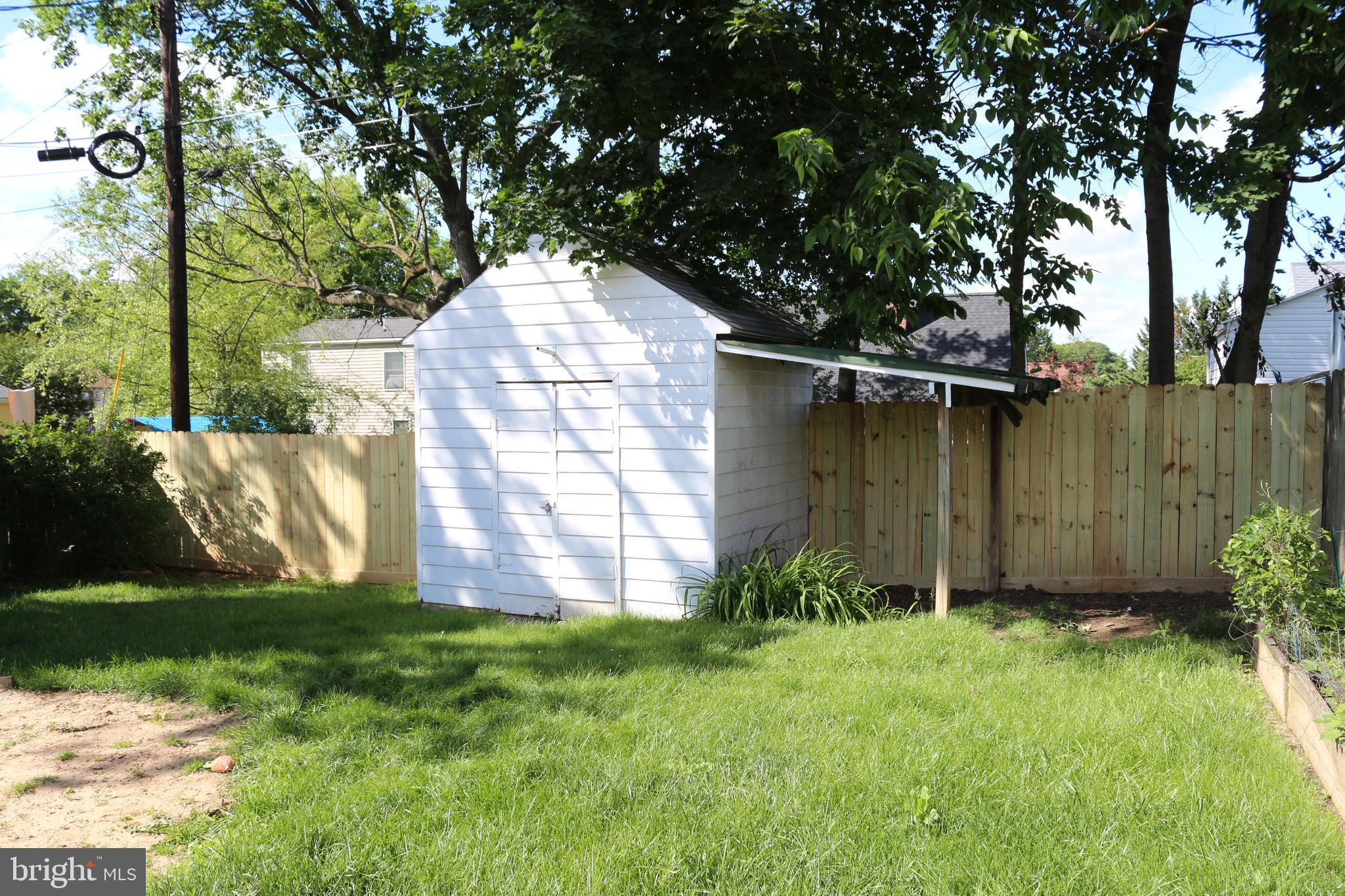 HAMILTON PARK - Residential