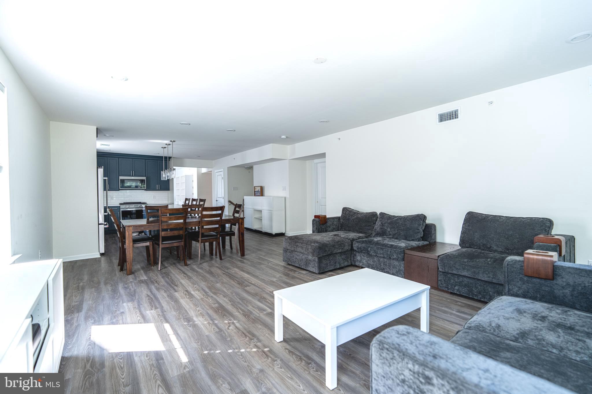 MEDIA WALK - Residential