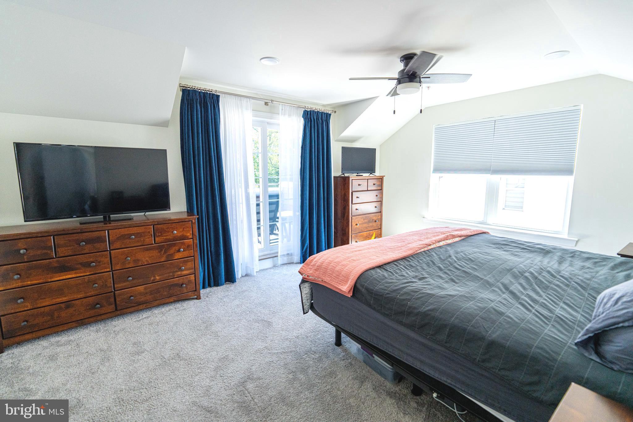 MEDIA WALK - Residential