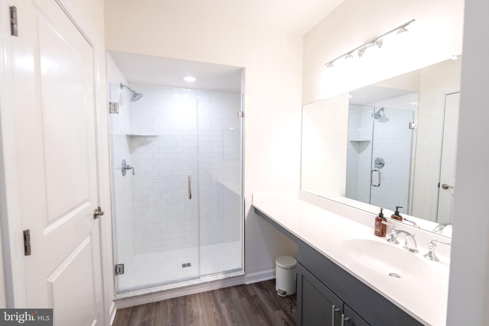 MEDIA WALK - Residential