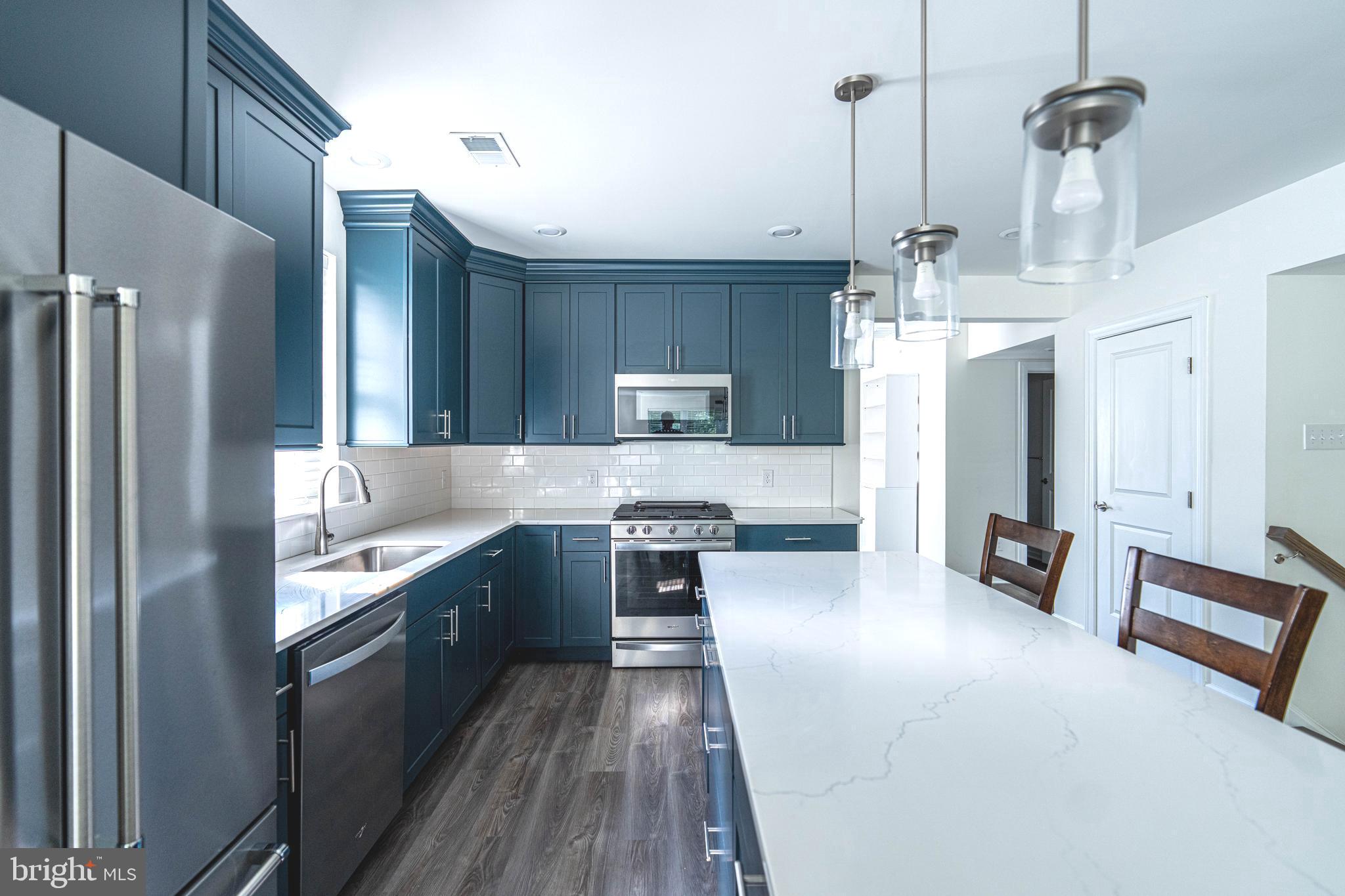 MEDIA WALK - Residential