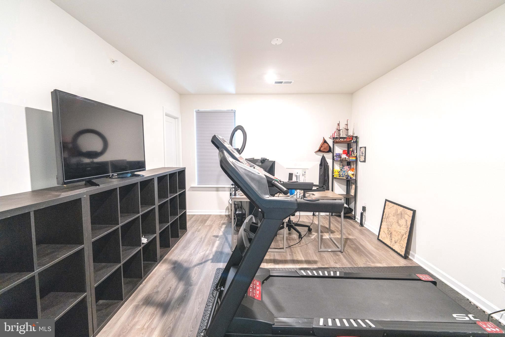 MEDIA WALK - Residential