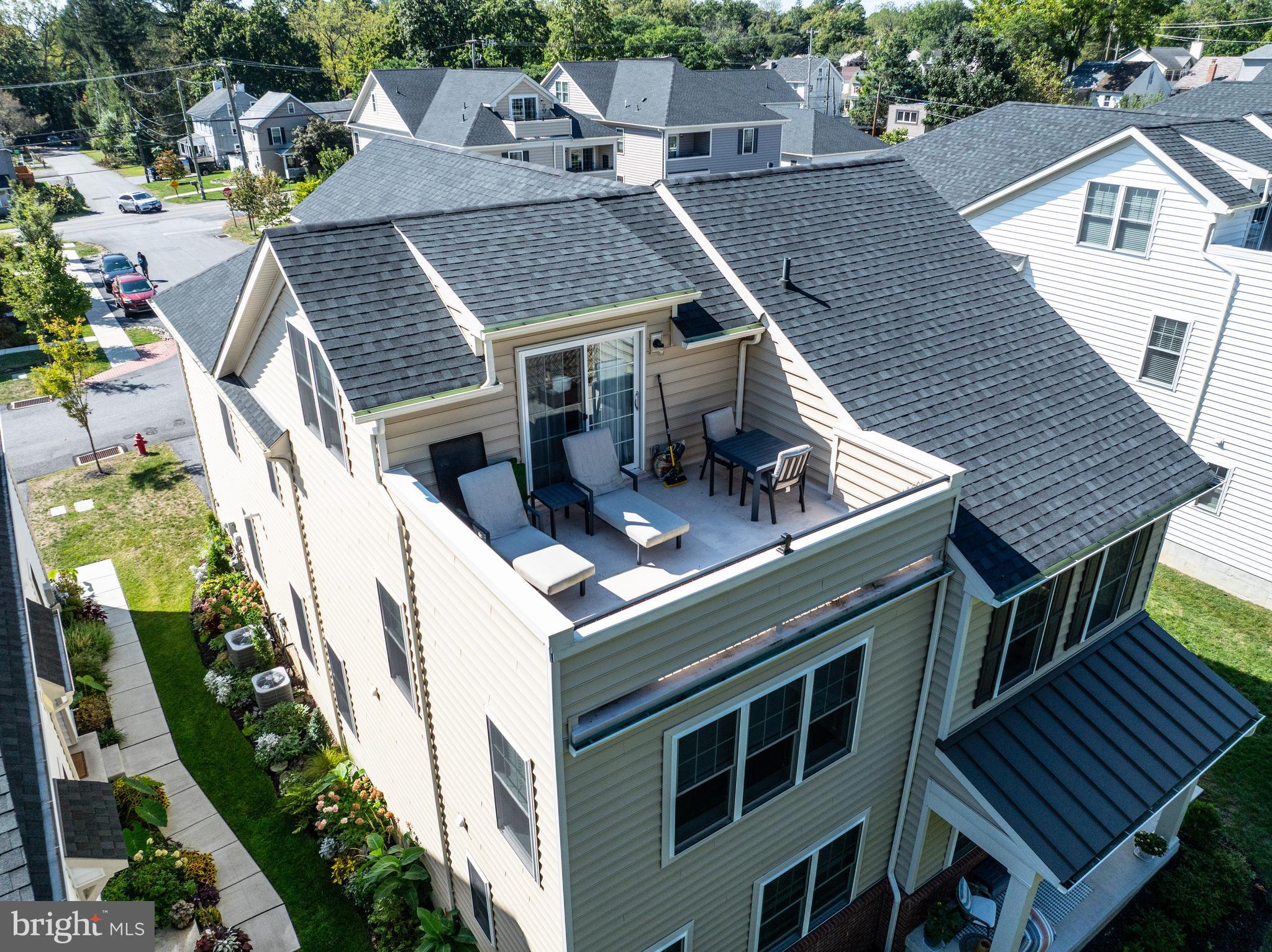 MEDIA WALK - Residential