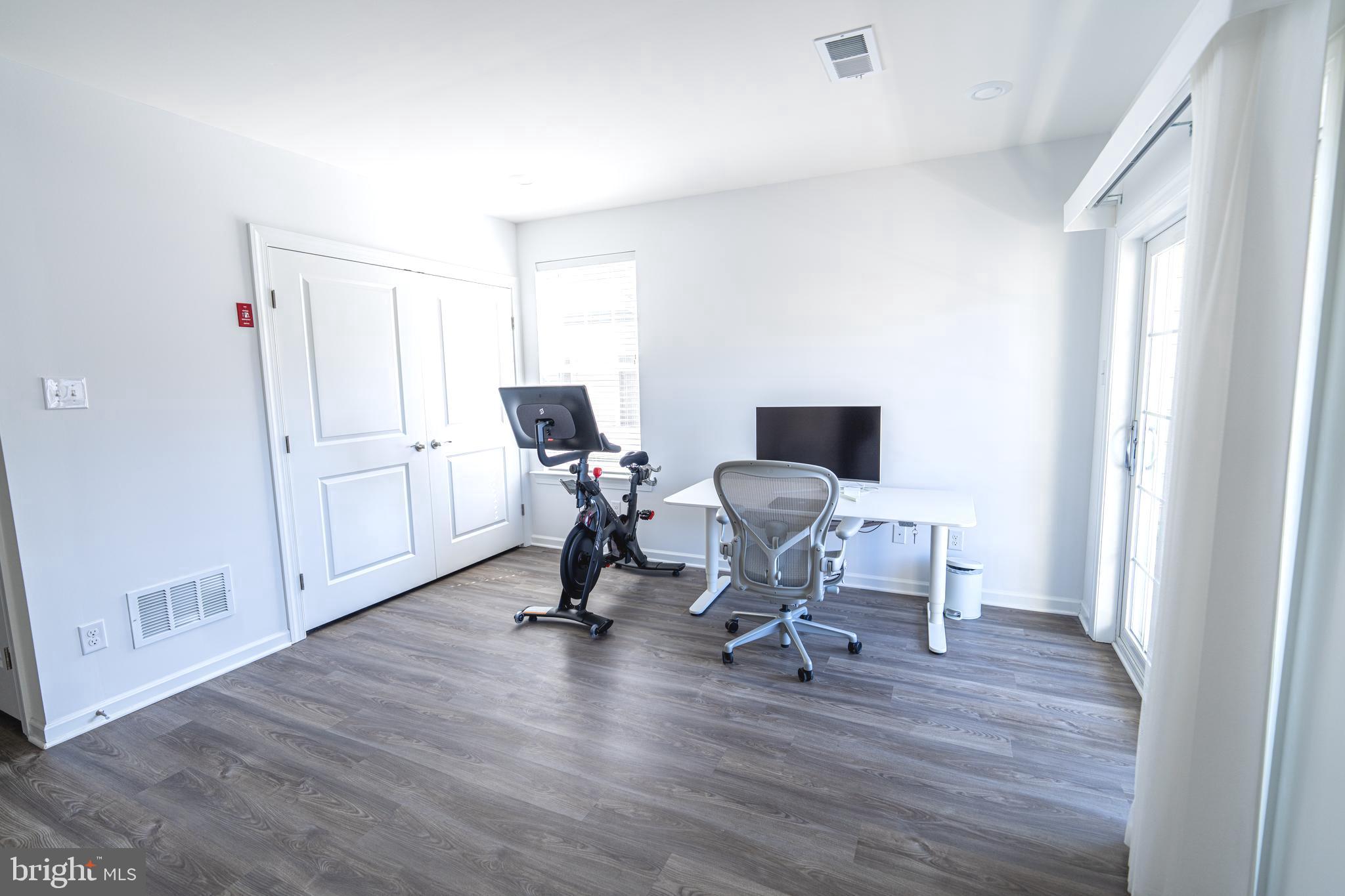 MEDIA WALK - Residential