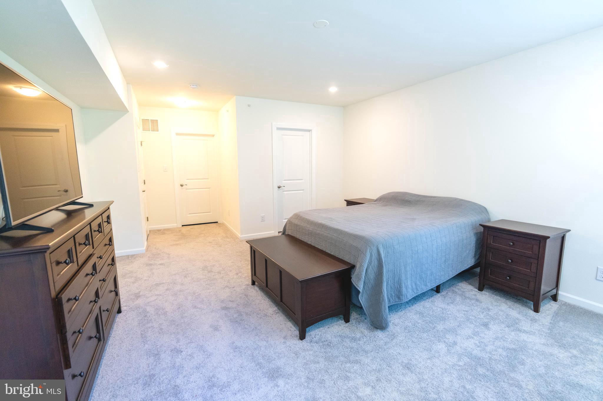 MEDIA WALK - Residential