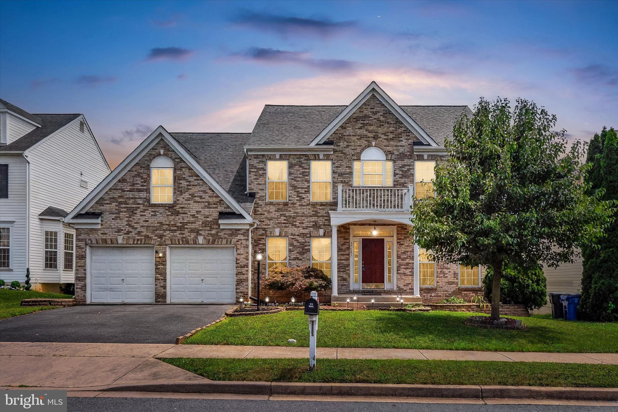 Coming soon Friday
**🏡 Stunning 5-Bedroom Home in Hagers Crossing – Spacious, Scenic & Convenient! 🏡**
Welcome to your dream home in the sought-after **Hagers Crossing** community! This **spacious 5-bedroom, 2.5-bathroom home** boasts **3,039 sqft** of comfortable living space, perfect for growing families or those who love to entertain.
**✨ Highlights Include:**
✅ **Luxurious Owner’s Suite** – Relax in your private retreat featuring **two walk-in closets** and a spa-like ensuite bathroom with a **soothing jet tub** and separate shower.
✅ **Breathtaking Views** – Enjoy serene, picturesque views from the back of the property—perfect for morning coffee or evening sunsets.
✅ **Prime Location** – Easy access to **I-81**, shopping centers, and dining, making commuting a breeze.
✅ **Resort-Style Amenities** – Take advantage of the **community pool, walking trails, athletic courts, and playgrounds**—fun for the whole family!
While the **kitchen is ready for your personal updates**, this home offers endless potential to create your ideal space.
**Don’t miss out—schedule a tour today and fall in love with your next home! 🏡💖**
📞 **Call now to book your showing!**