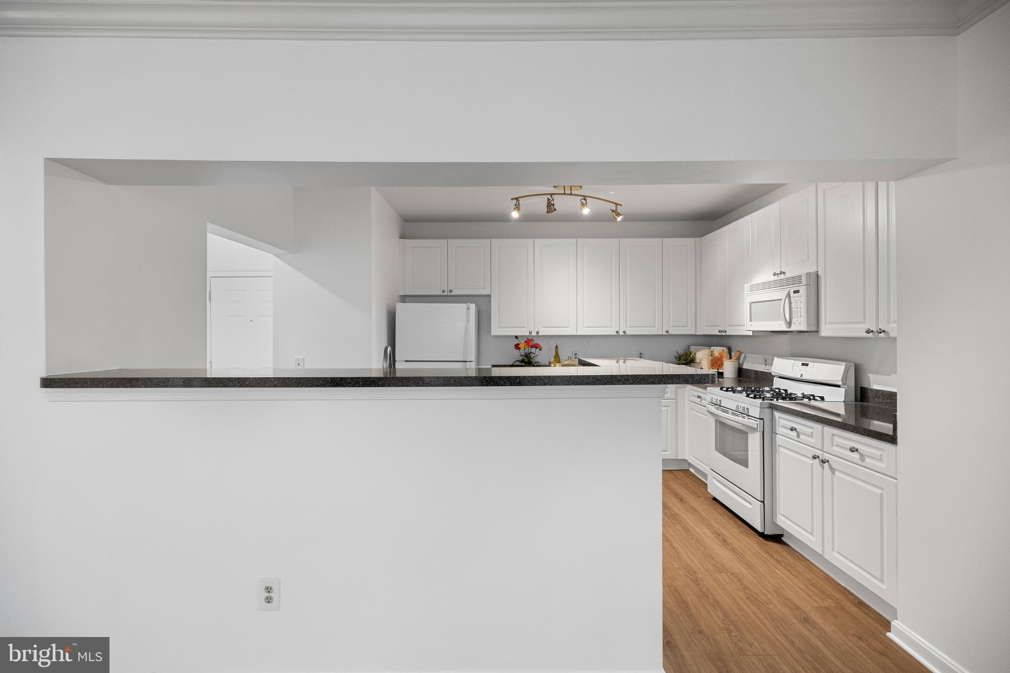 CAMERON STATION - Residential