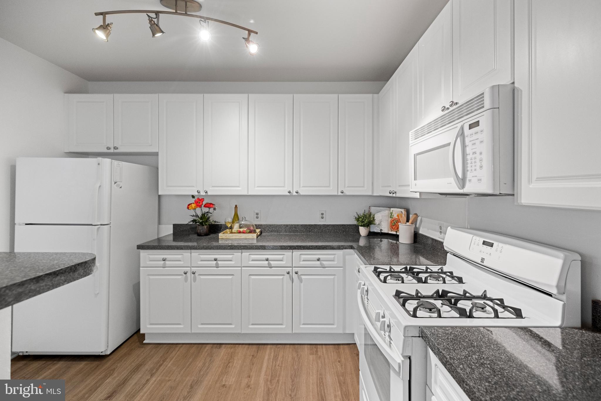 CAMERON STATION - Residential