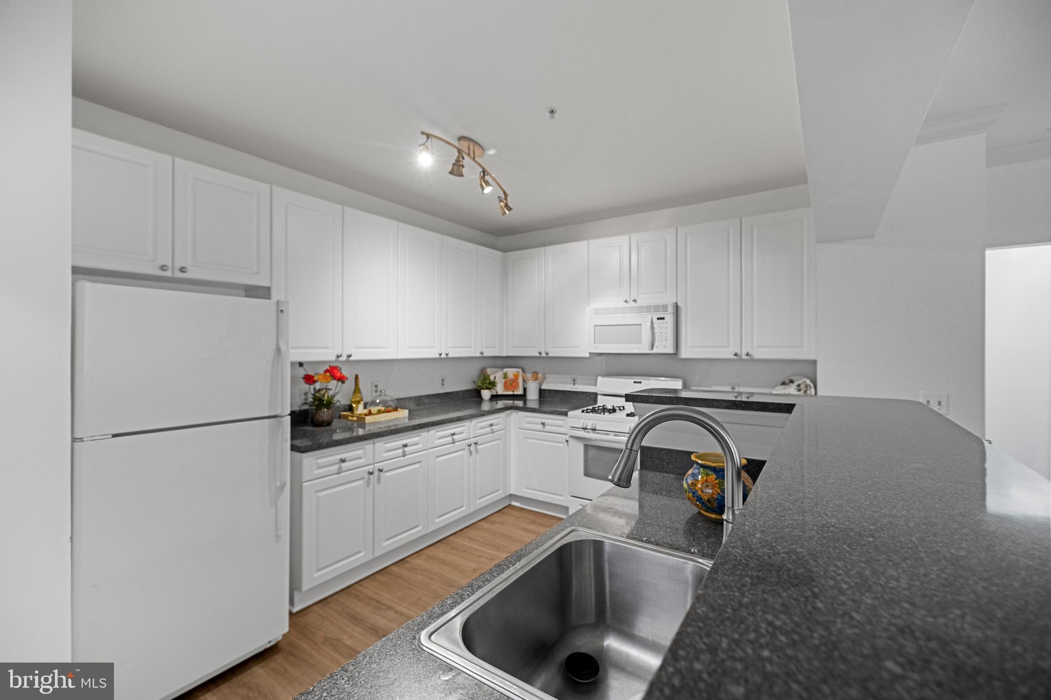 CAMERON STATION - Residential