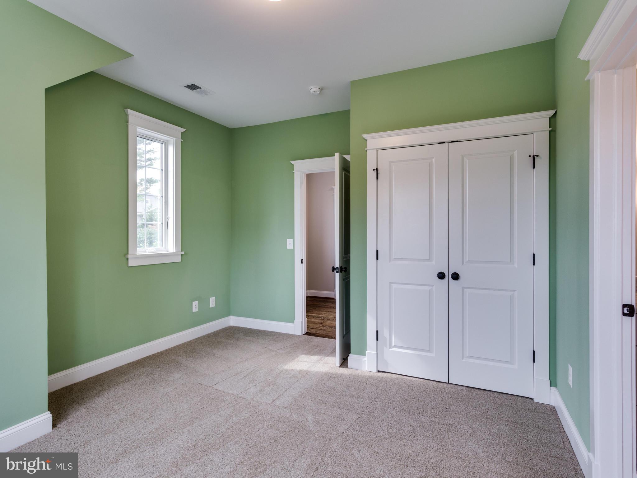 THE WILLIAMSBURG - Residential