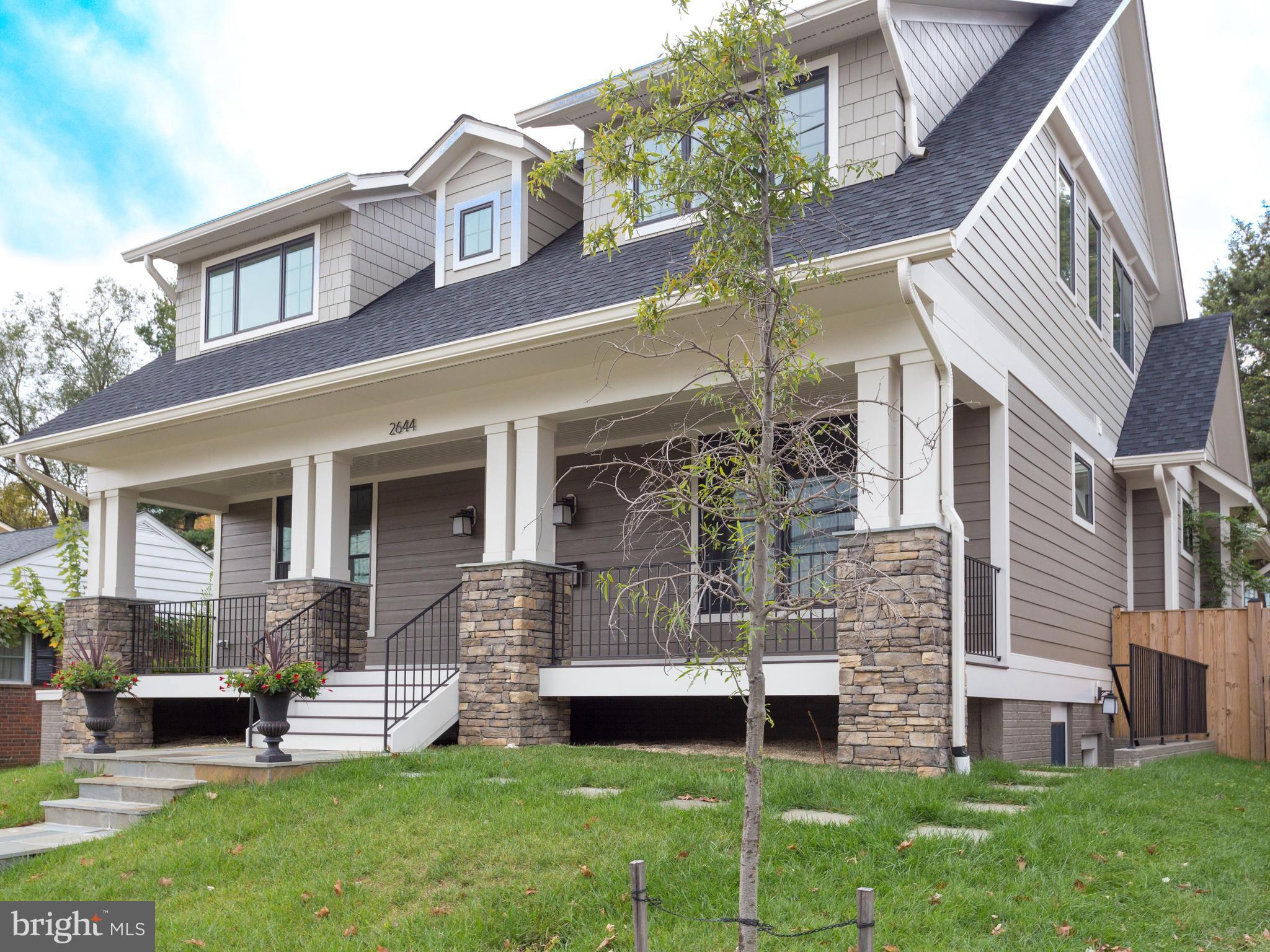 THE WILLIAMSBURG - Residential