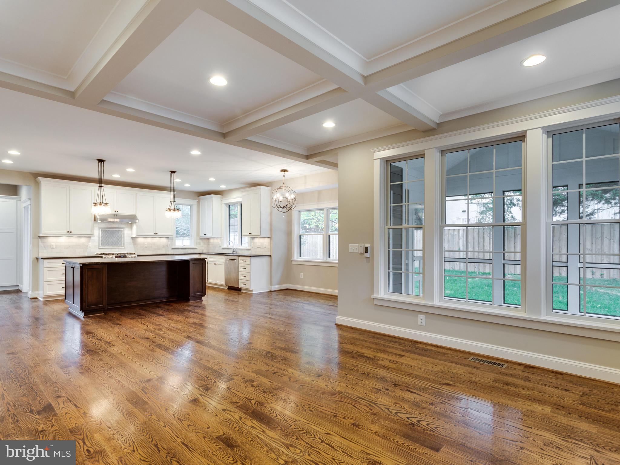 THE WILLIAMSBURG - Residential