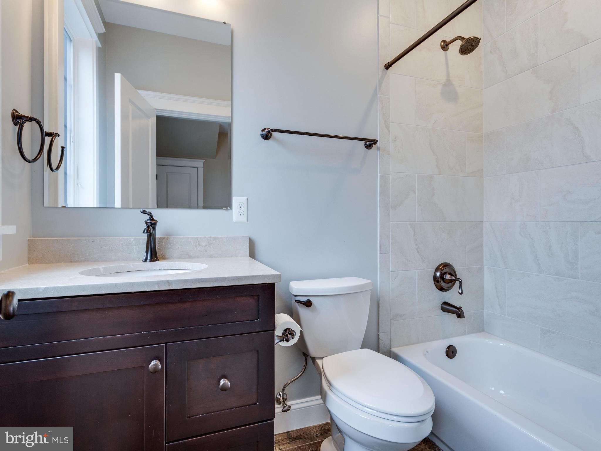 THE WILLIAMSBURG - Residential