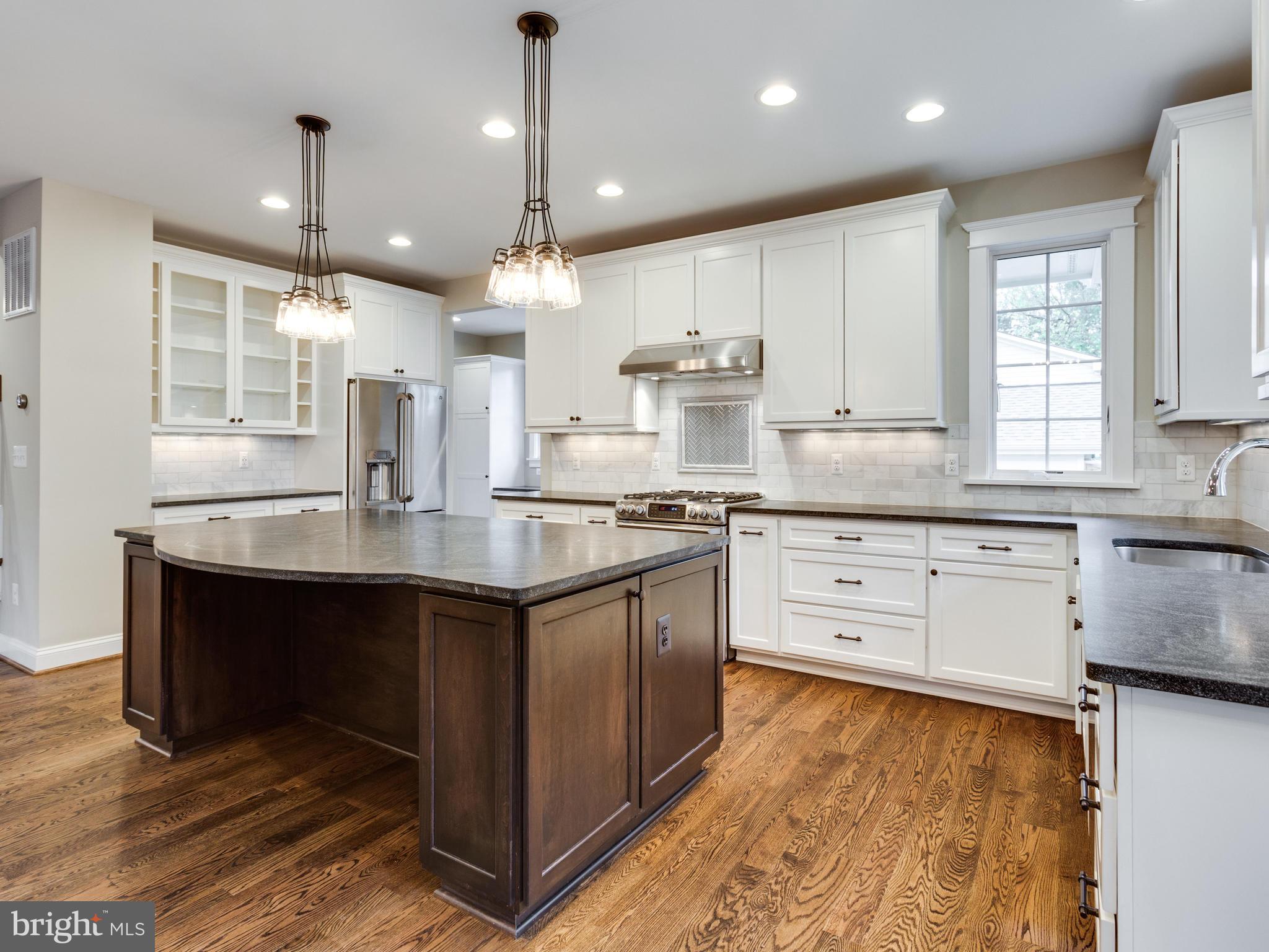 THE WILLIAMSBURG - Residential