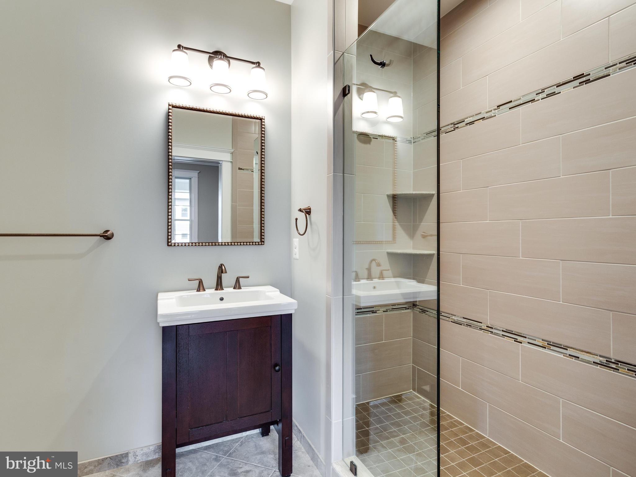 THE WILLIAMSBURG - Residential