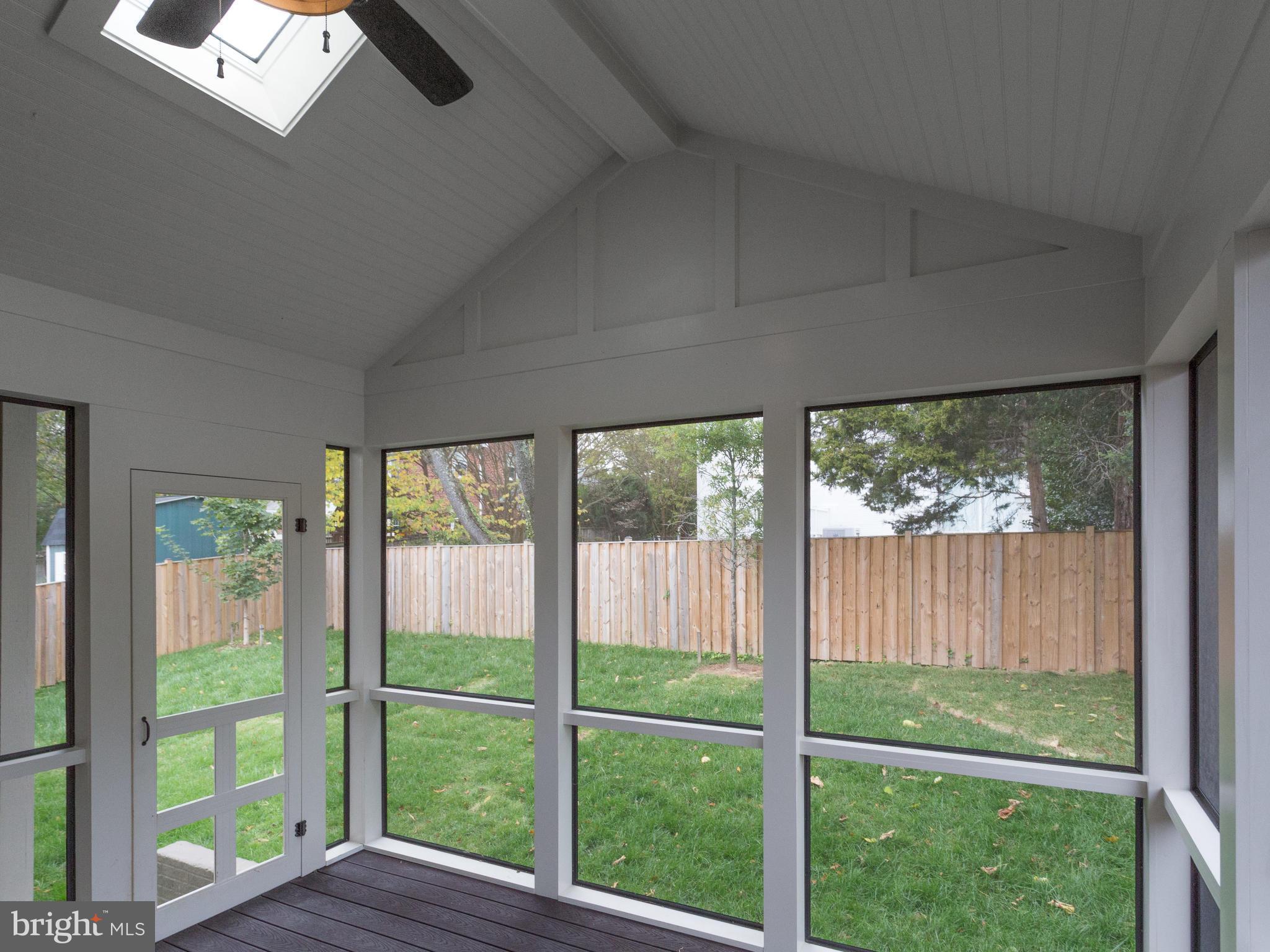 THE WILLIAMSBURG - Residential