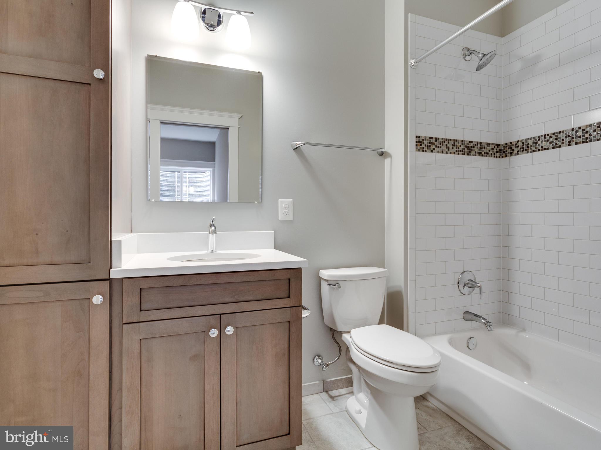 THE WILLIAMSBURG - Residential