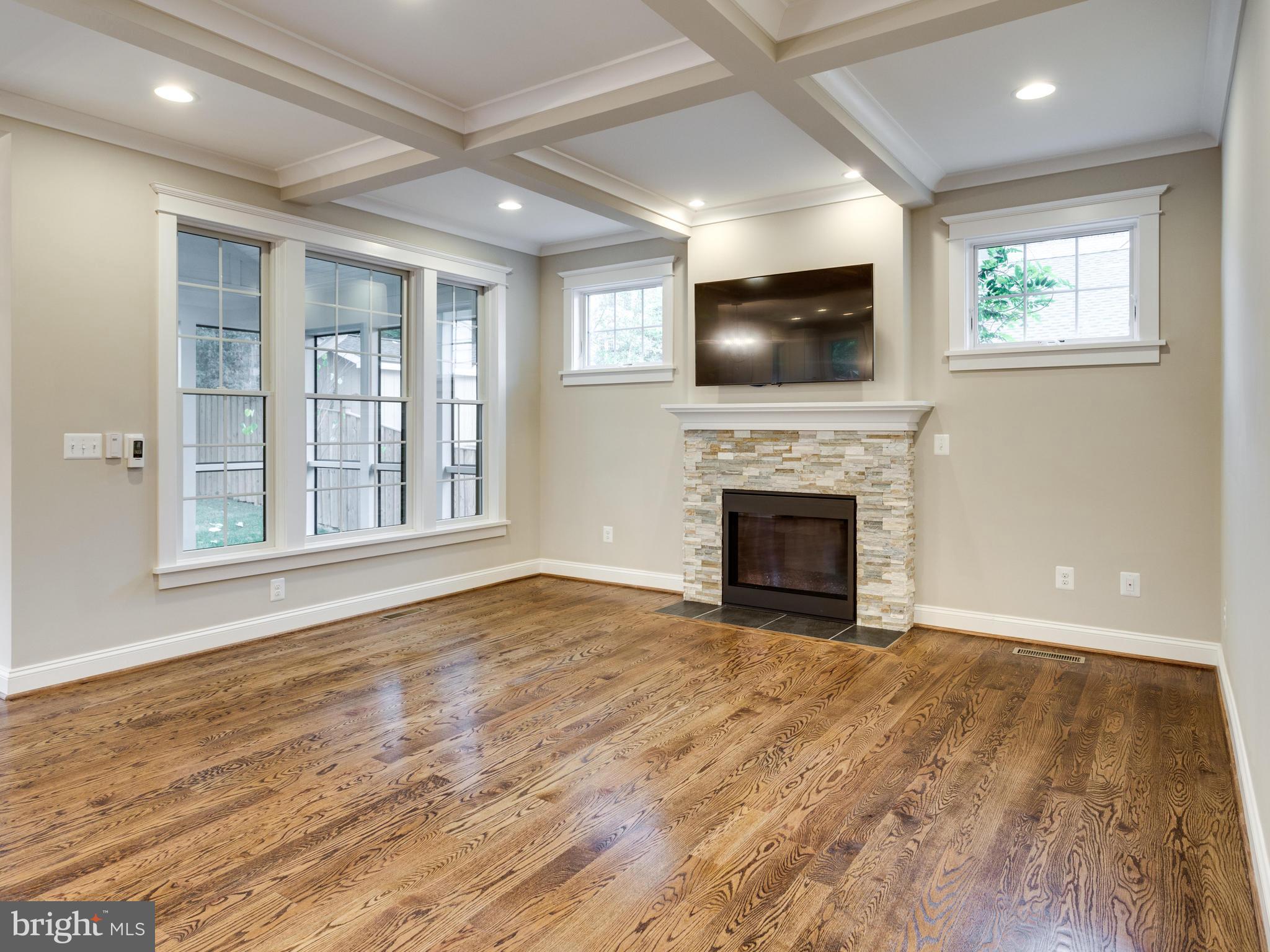 THE WILLIAMSBURG - Residential