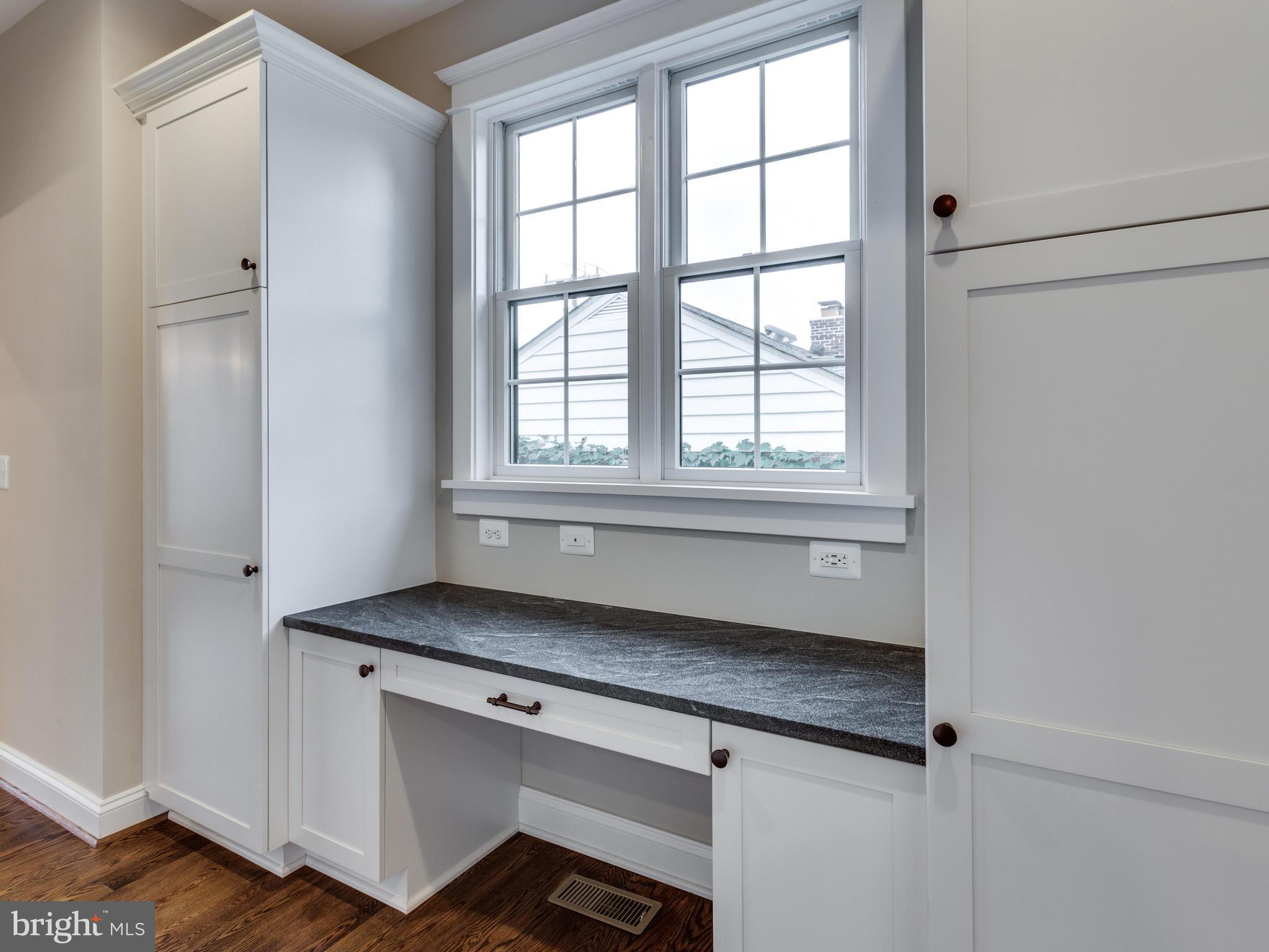 THE WILLIAMSBURG - Residential