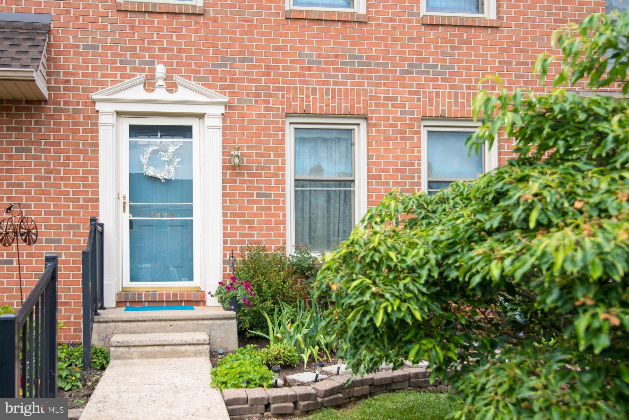 3920 SENECA COURT
