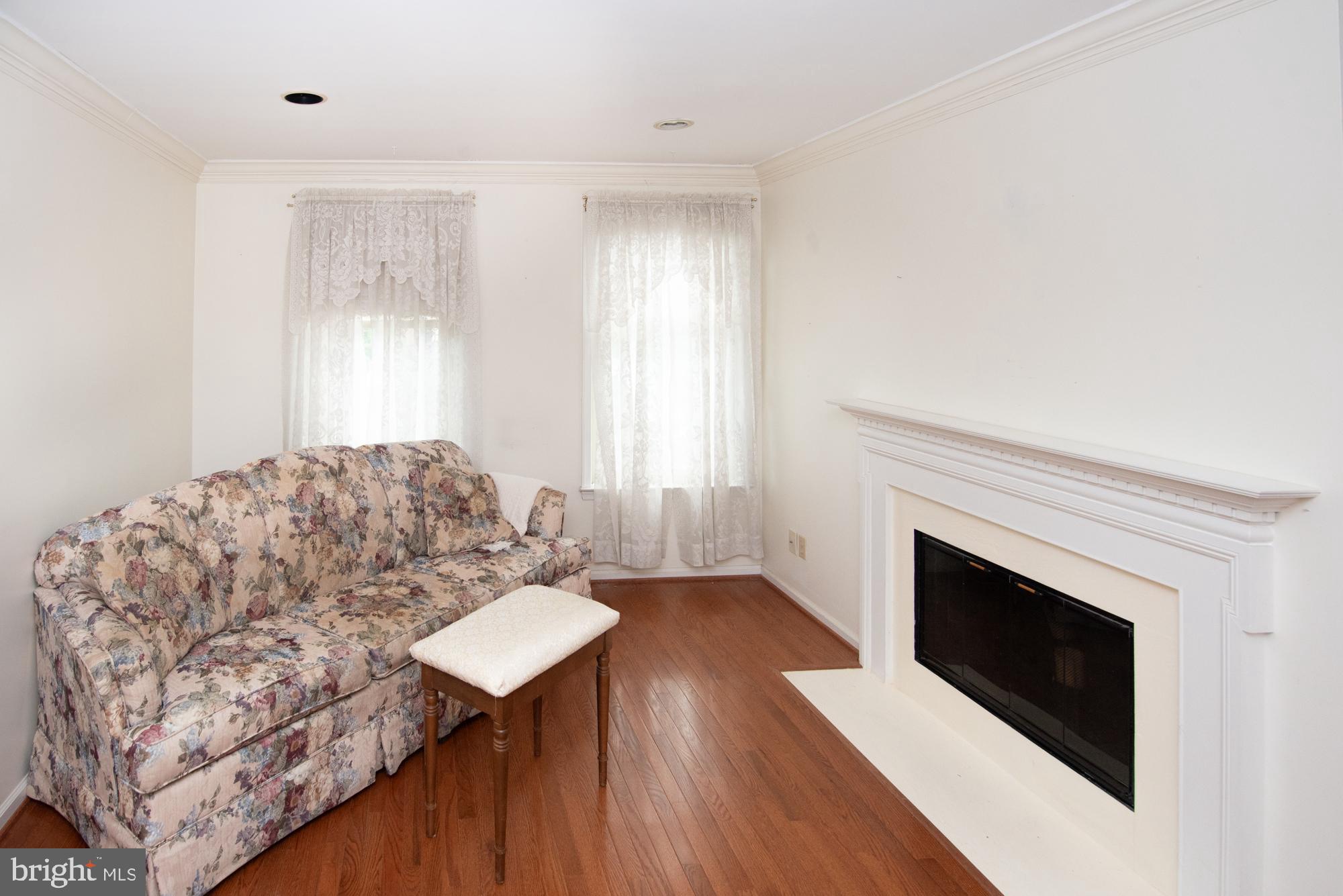 3920 SENECA COURT