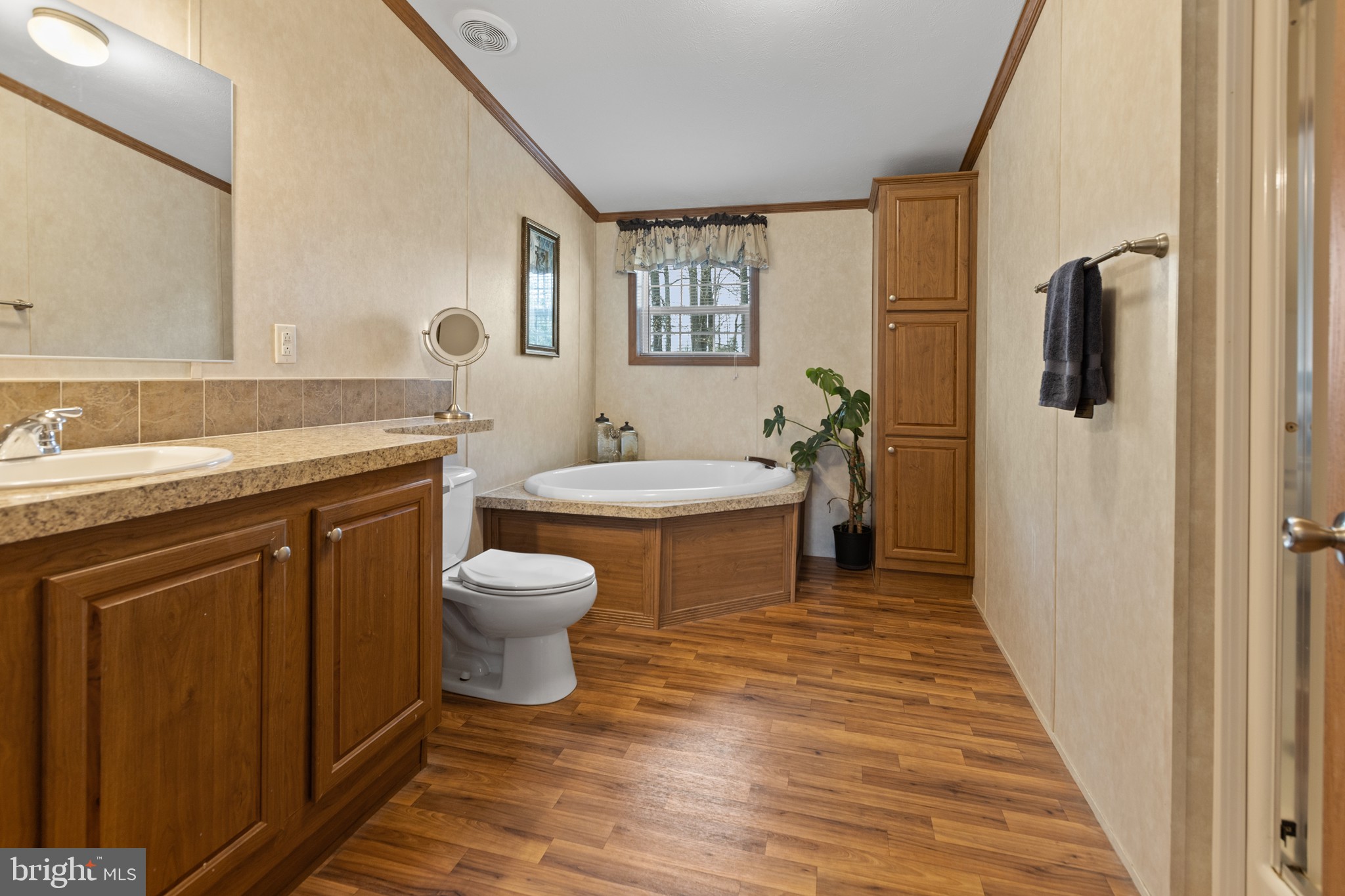 COLLINS AND RUSSELL - Residential