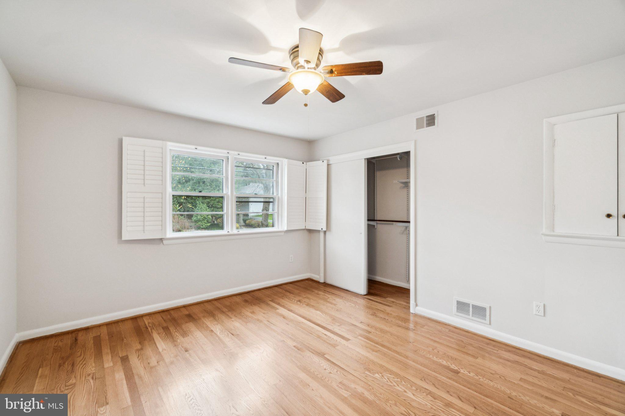 GOLF CLUB MANOR - Residential Lease