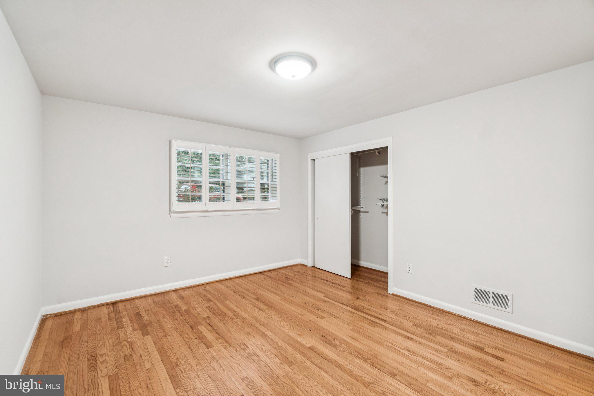 GOLF CLUB MANOR - Residential Lease