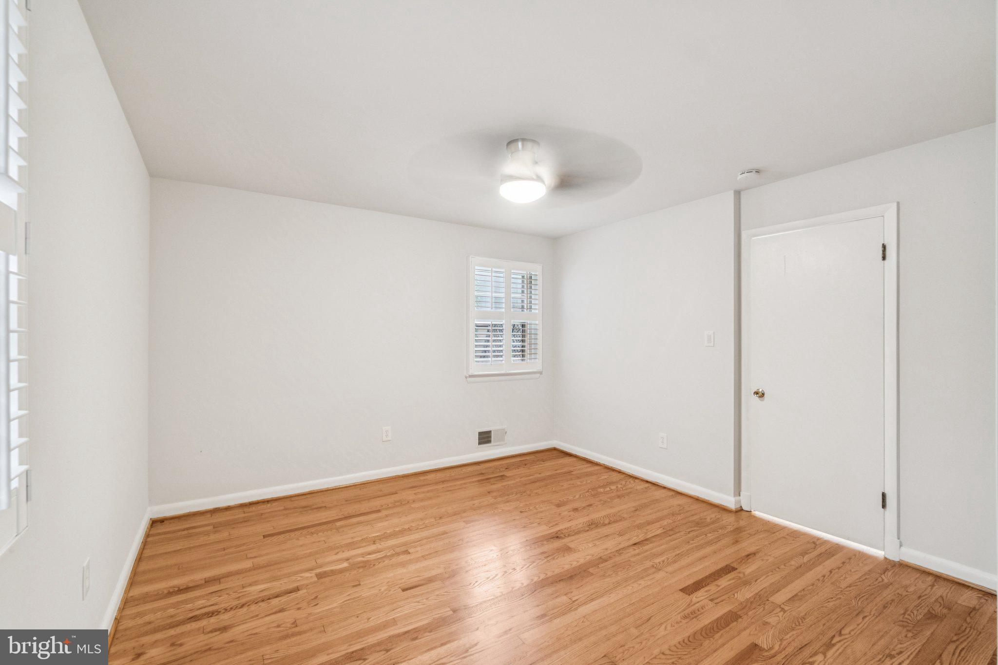 GOLF CLUB MANOR - Residential Lease