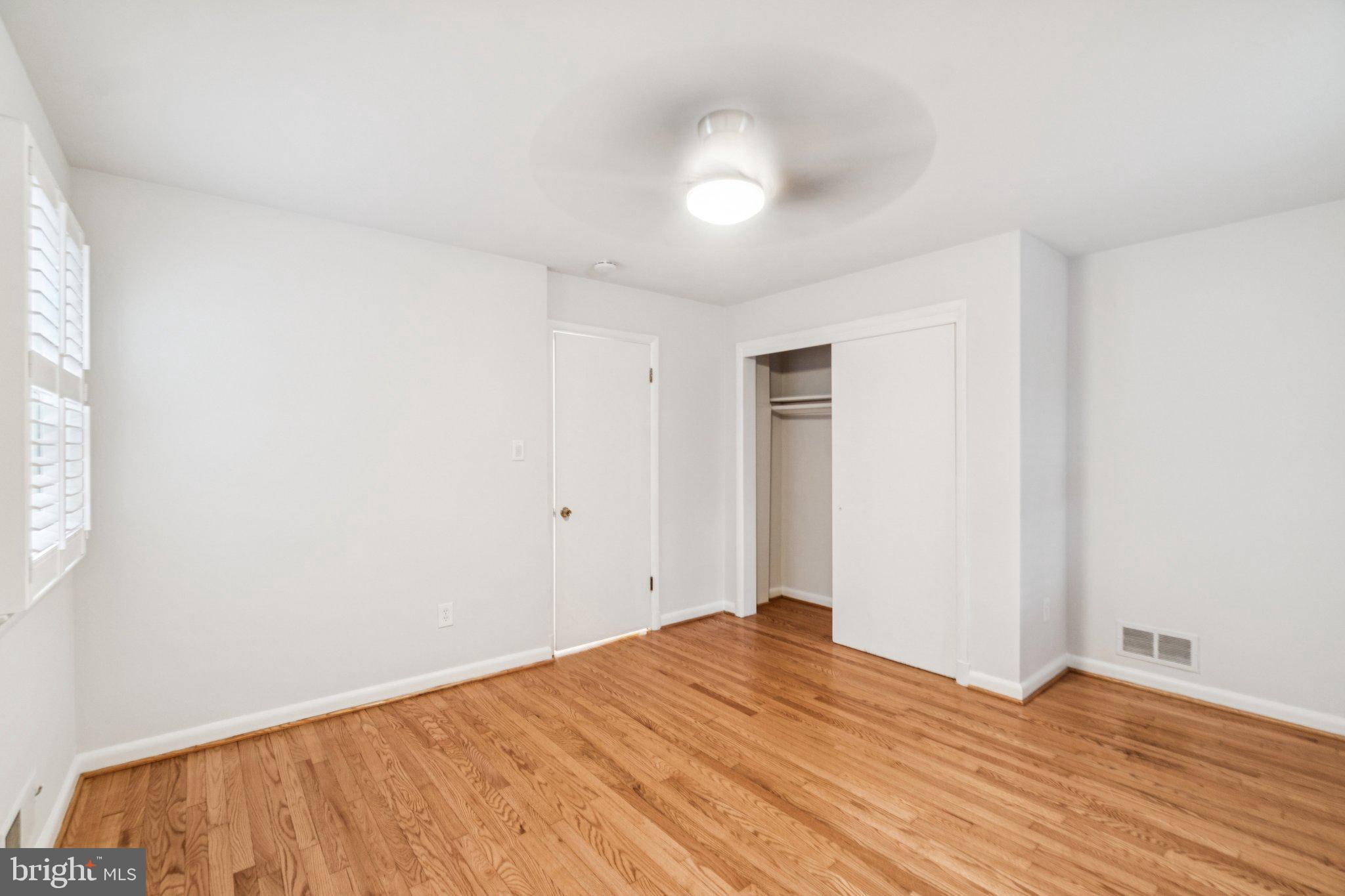 GOLF CLUB MANOR - Residential Lease