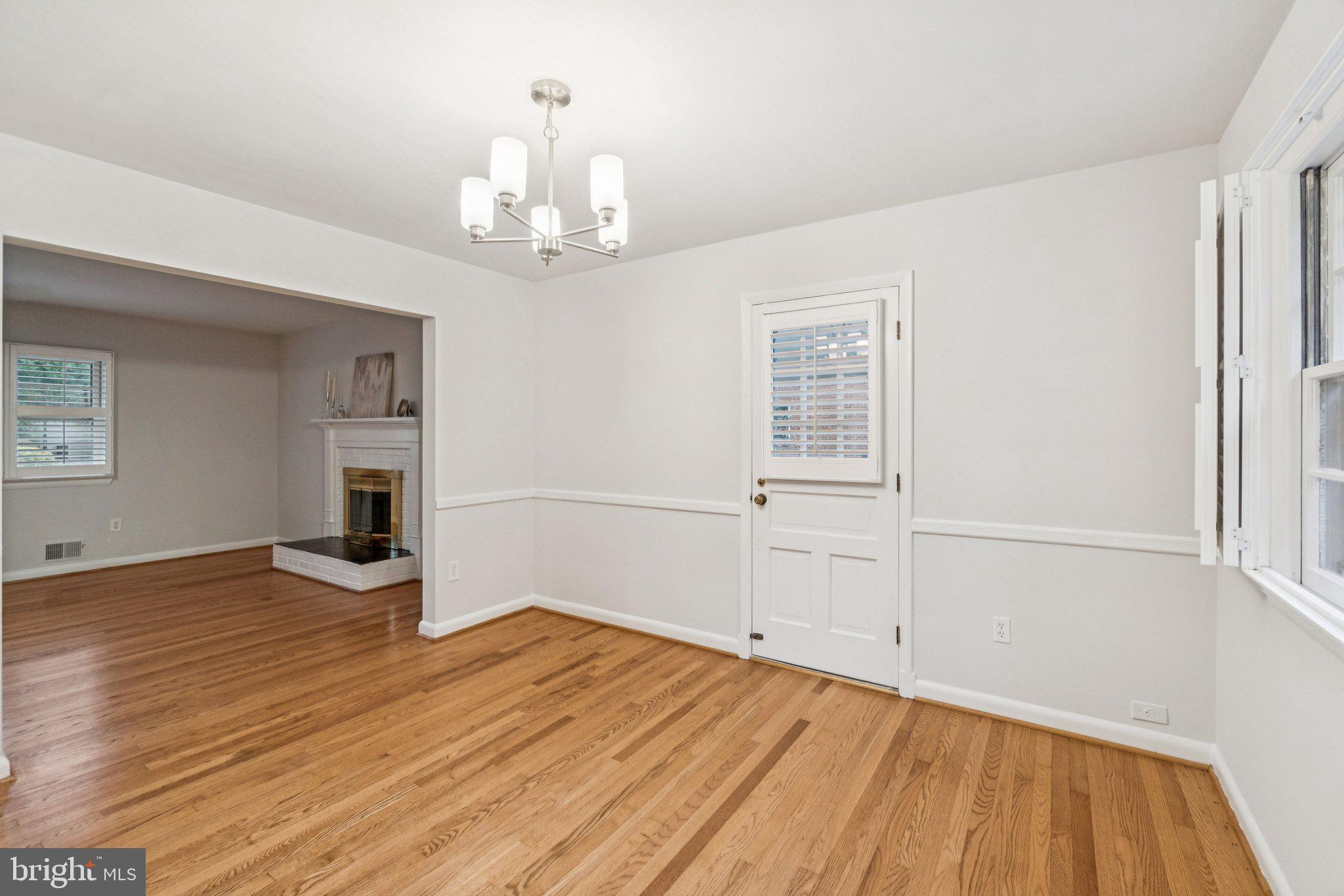 GOLF CLUB MANOR - Residential Lease