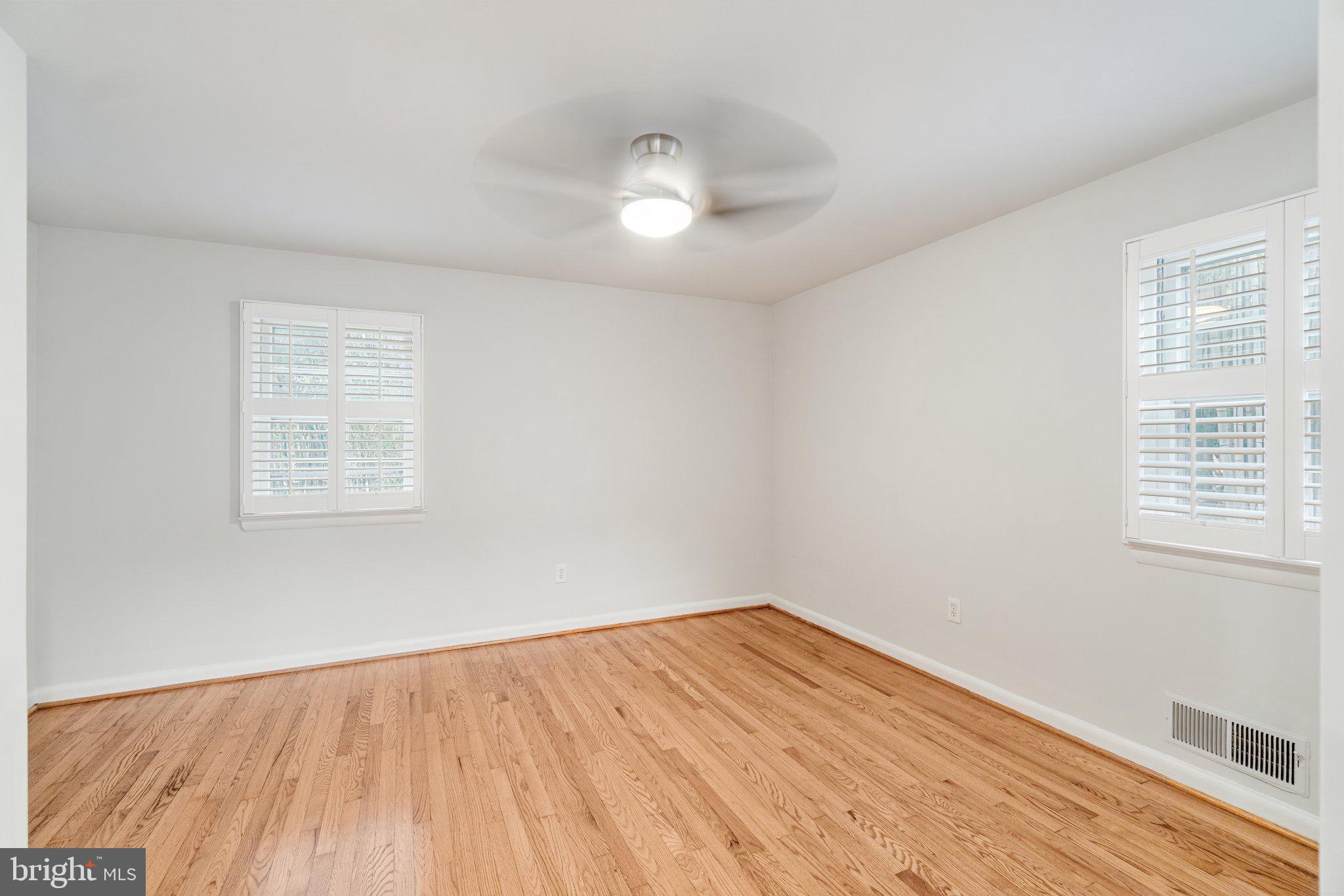 GOLF CLUB MANOR - Residential Lease