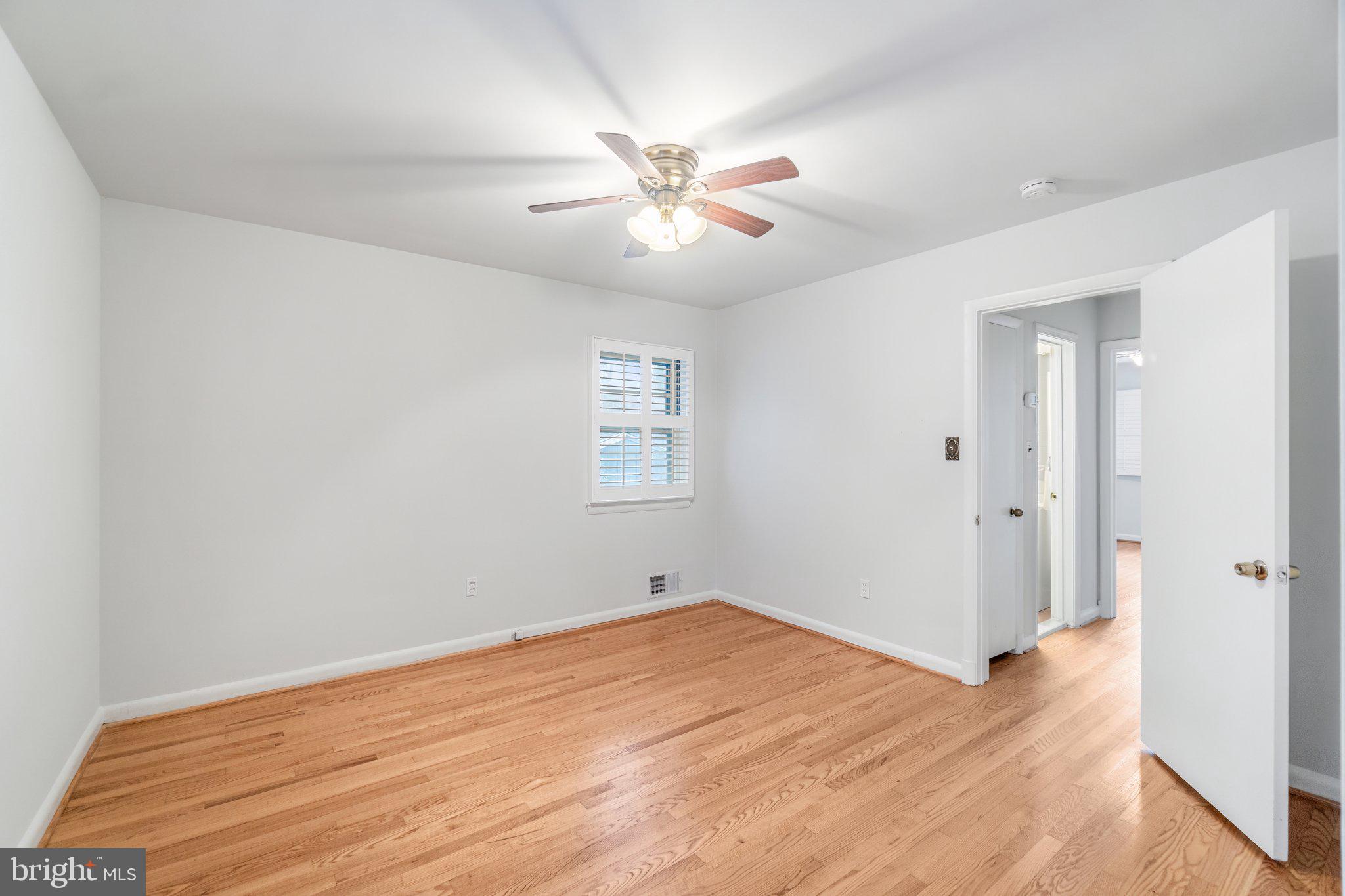 GOLF CLUB MANOR - Residential Lease