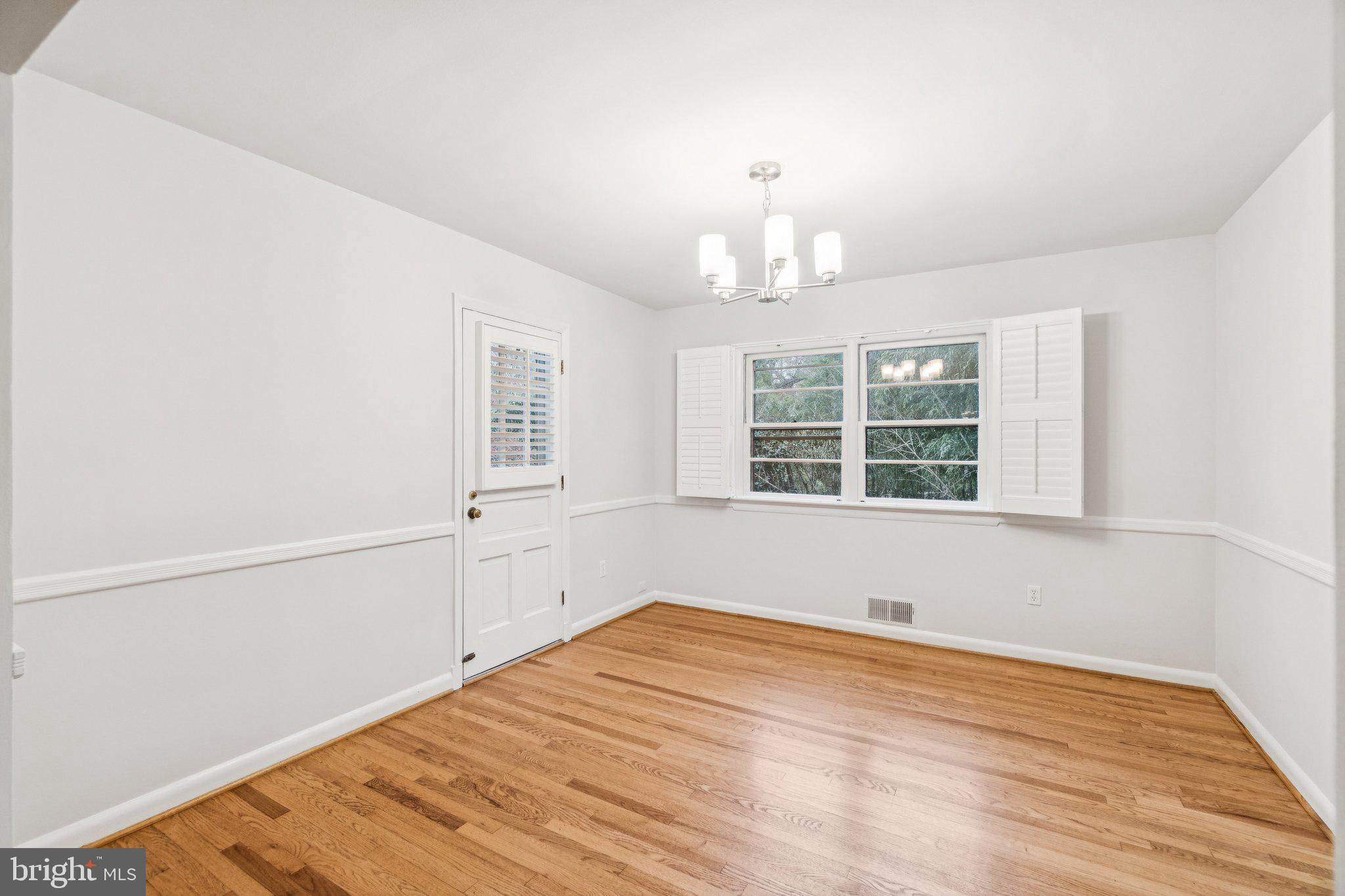 GOLF CLUB MANOR - Residential Lease