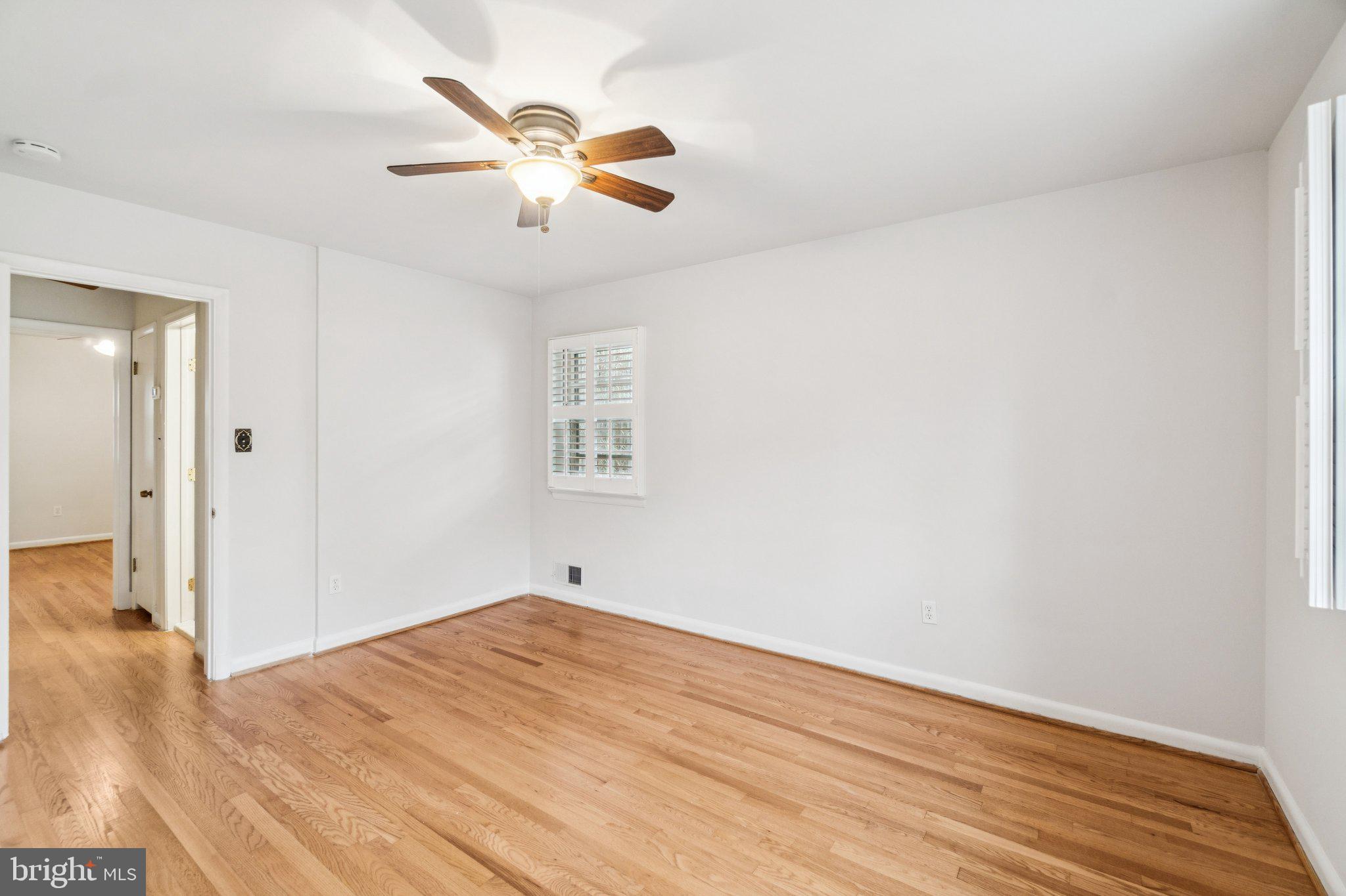 GOLF CLUB MANOR - Residential Lease