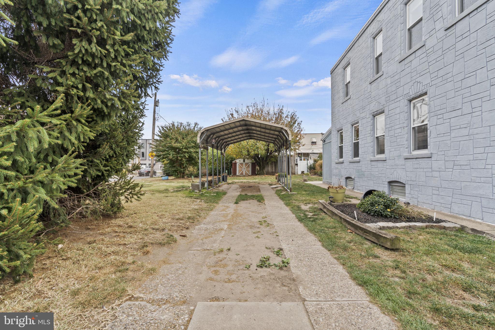 BRIDESBURG - Residential