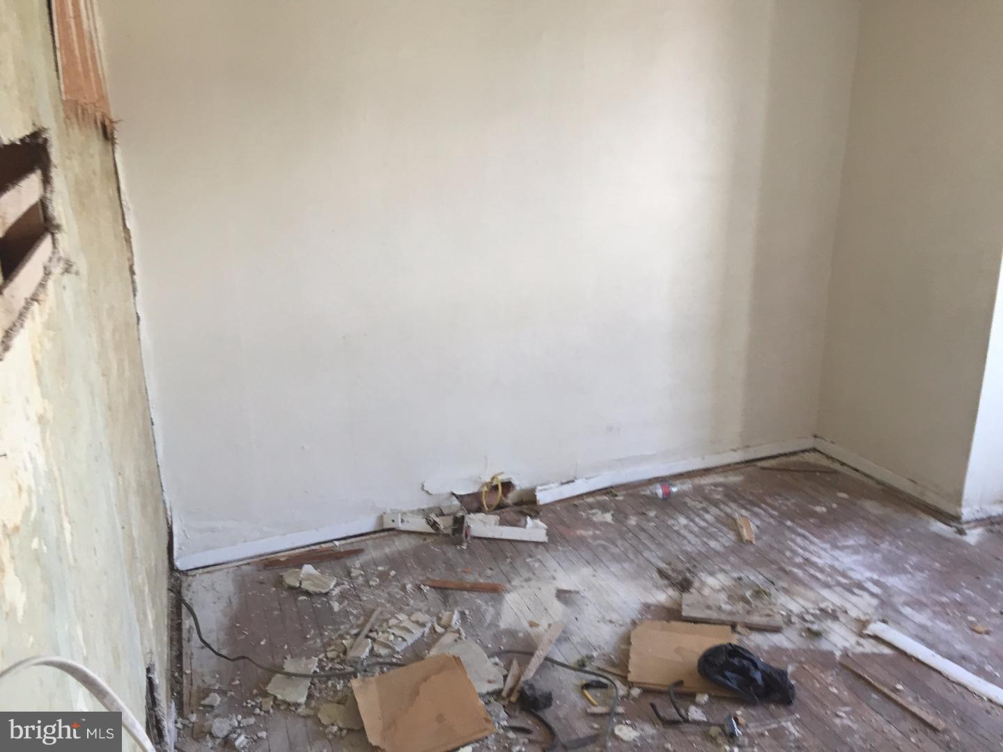 PHILADELPHIA (SOUTHWEST) - Residential