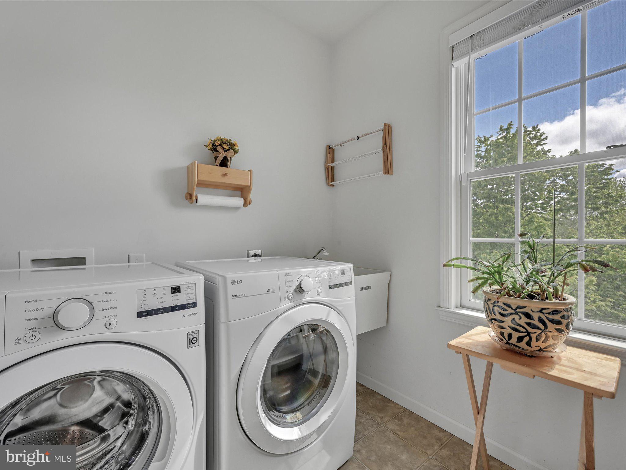 FLORIN HILL - Residential