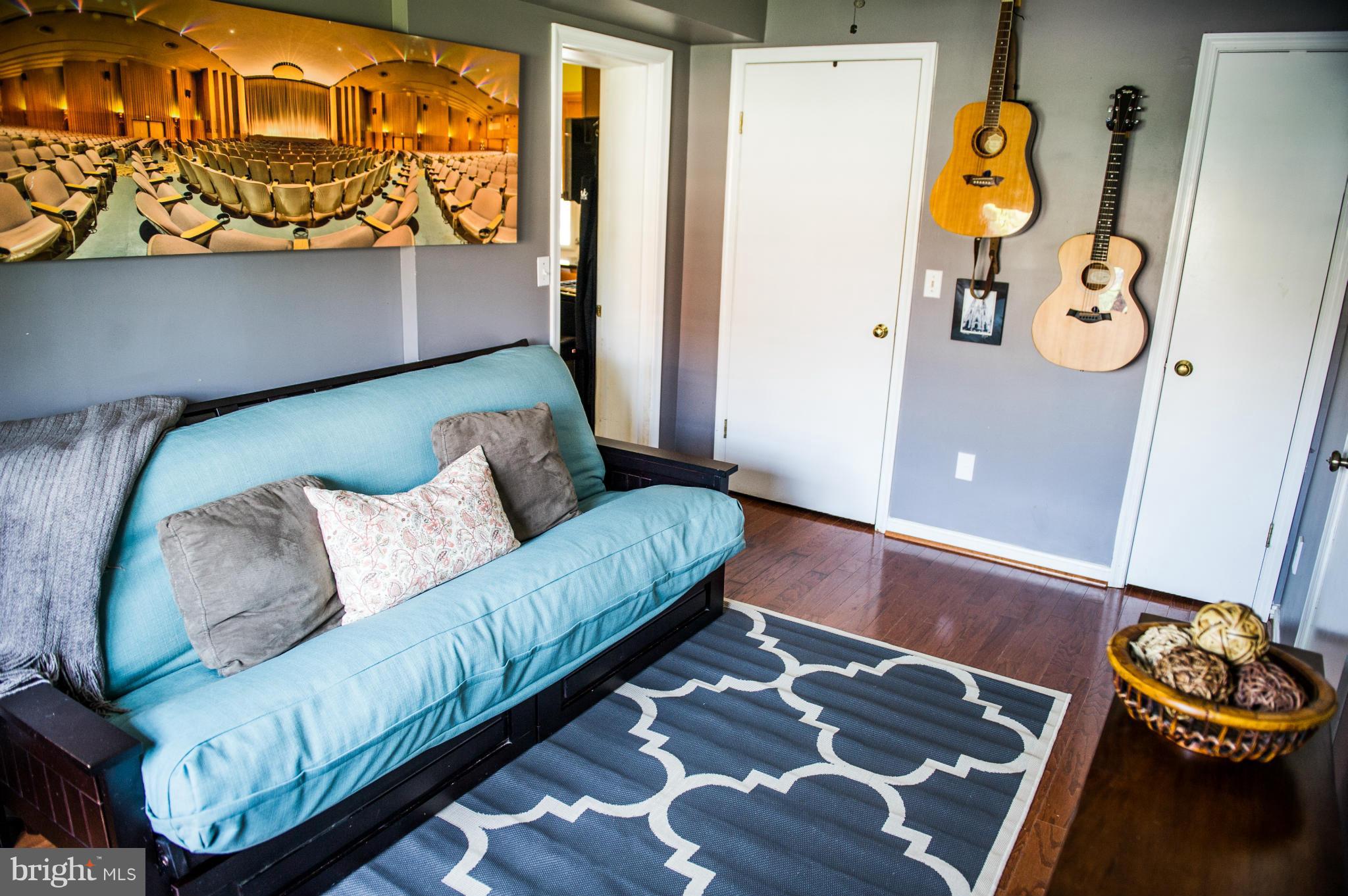 GLENVIEW - Residential