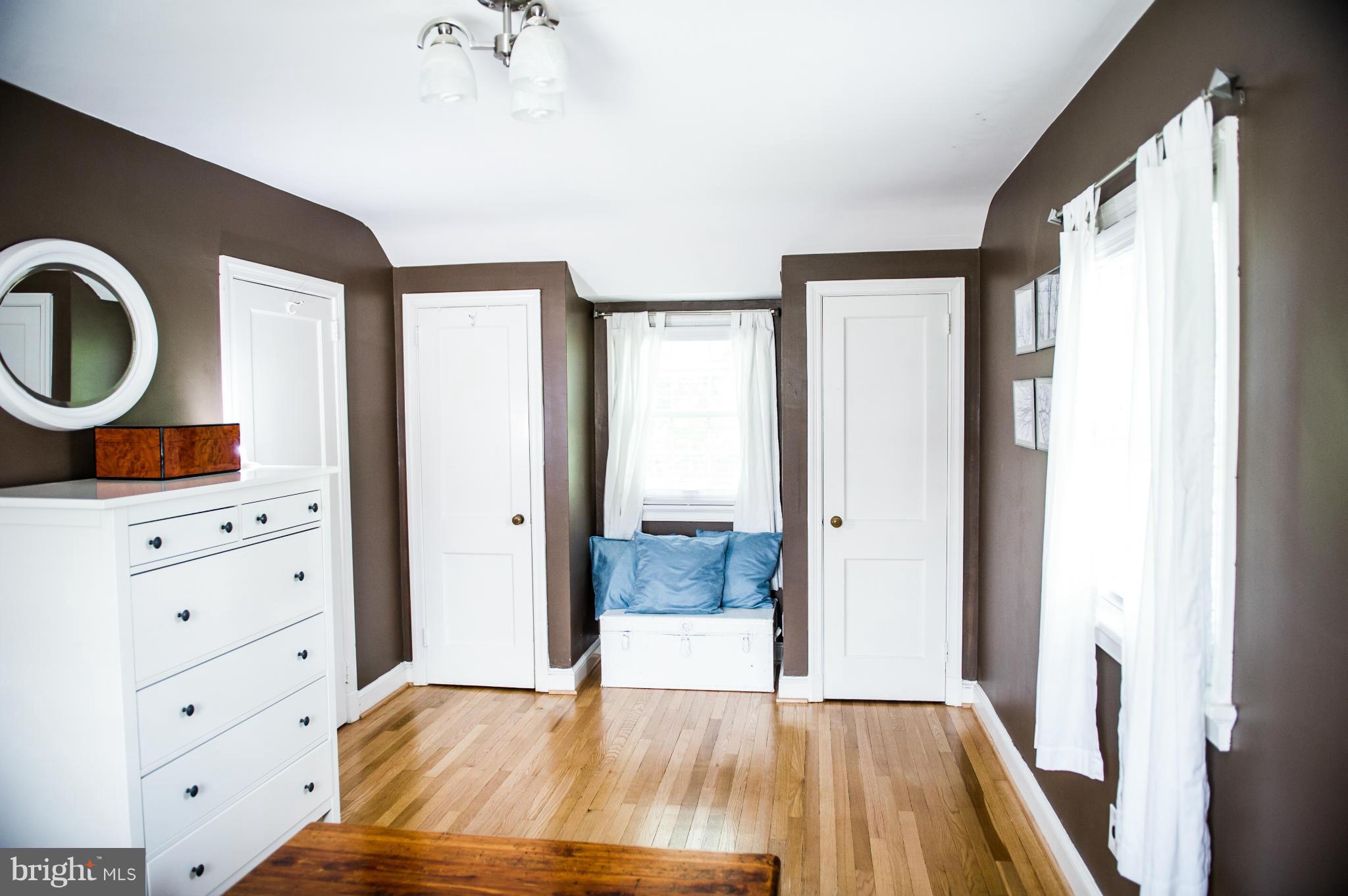 GLENVIEW - Residential