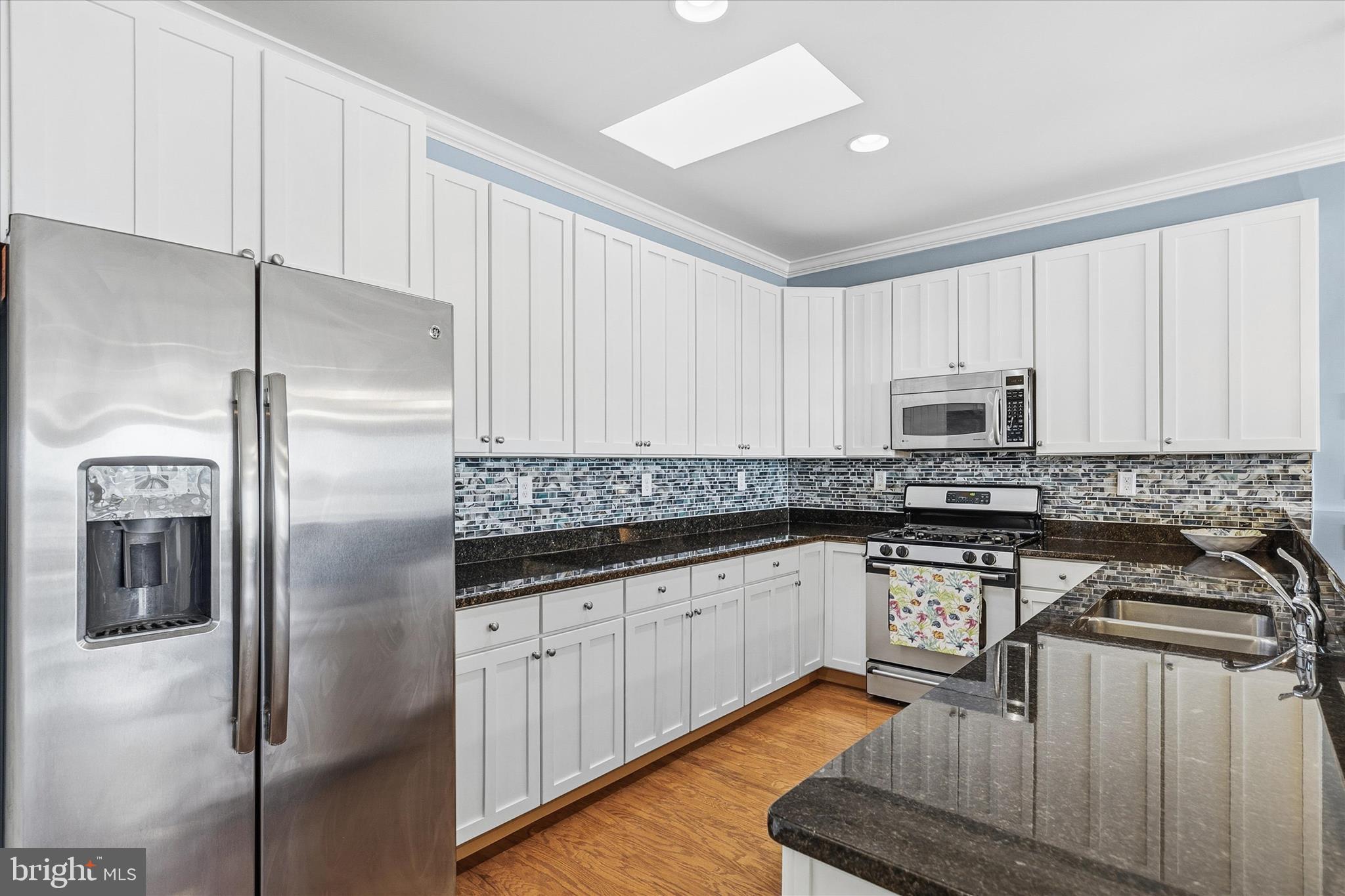 BAYVILLE SHORES - Residential