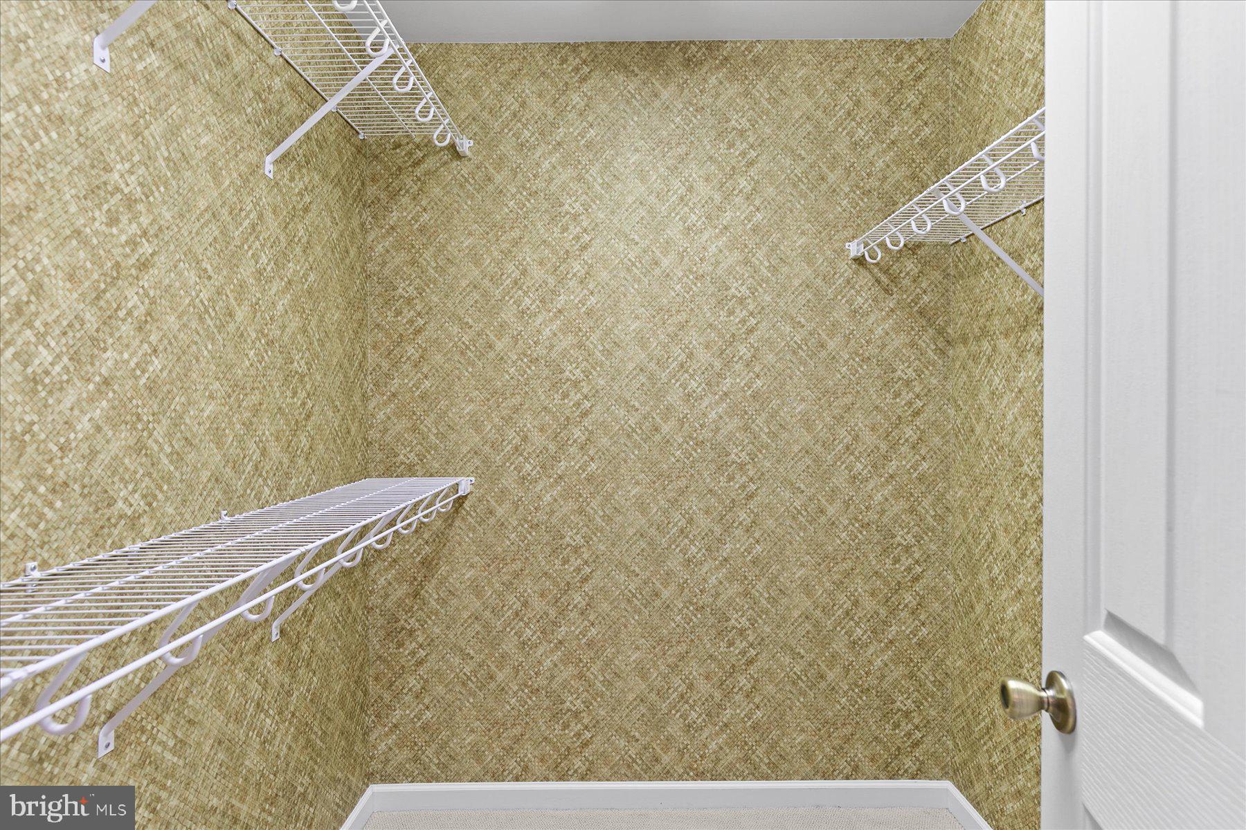 BAYVILLE SHORES - Residential