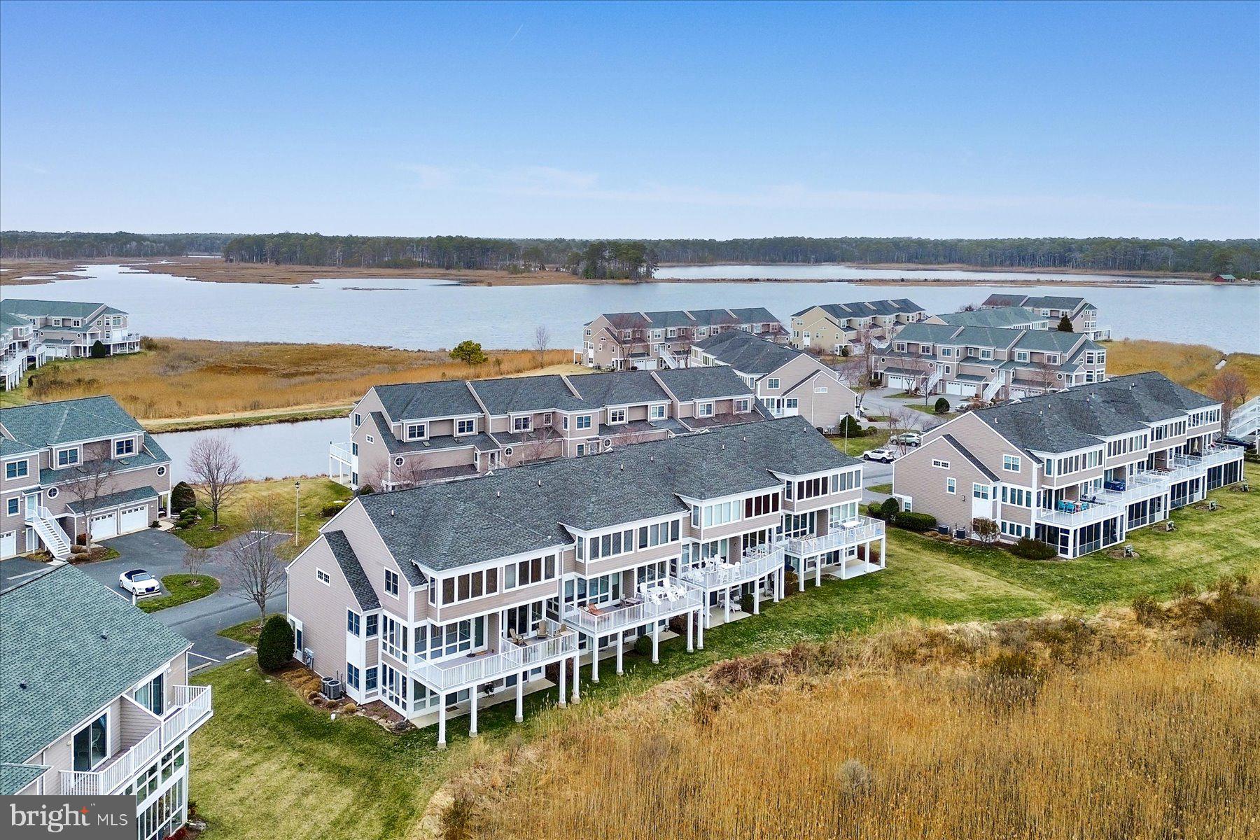 BAYVILLE SHORES - Residential