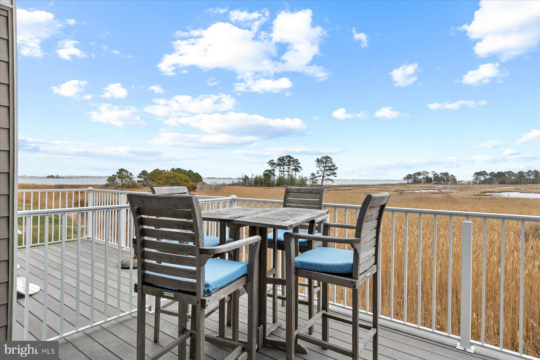 BAYVILLE SHORES - Residential