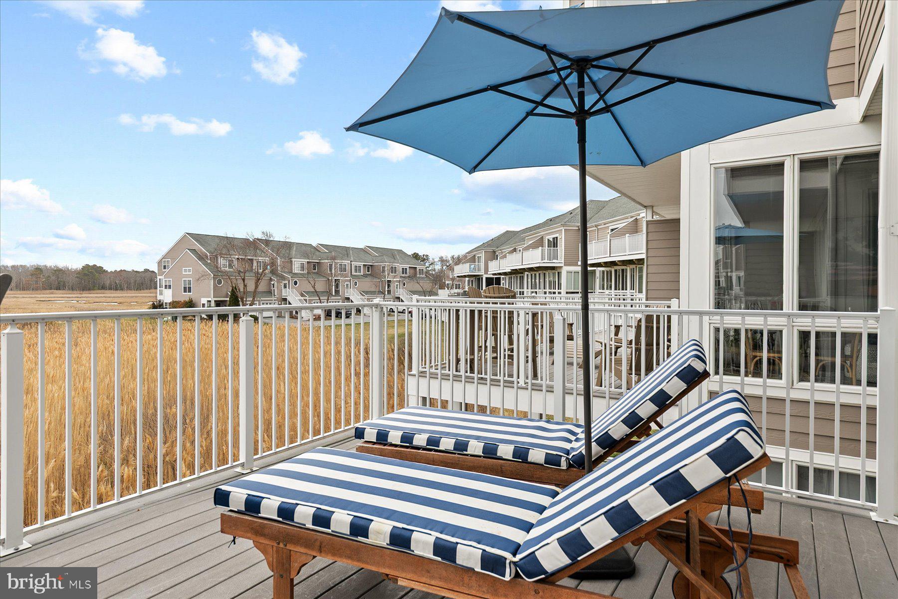 BAYVILLE SHORES - Residential