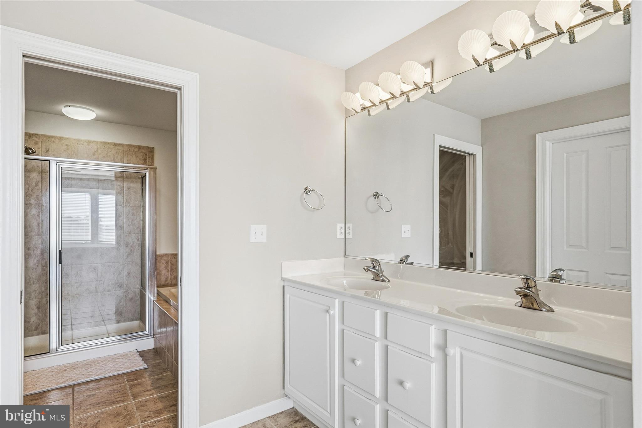 BAYVILLE SHORES - Residential