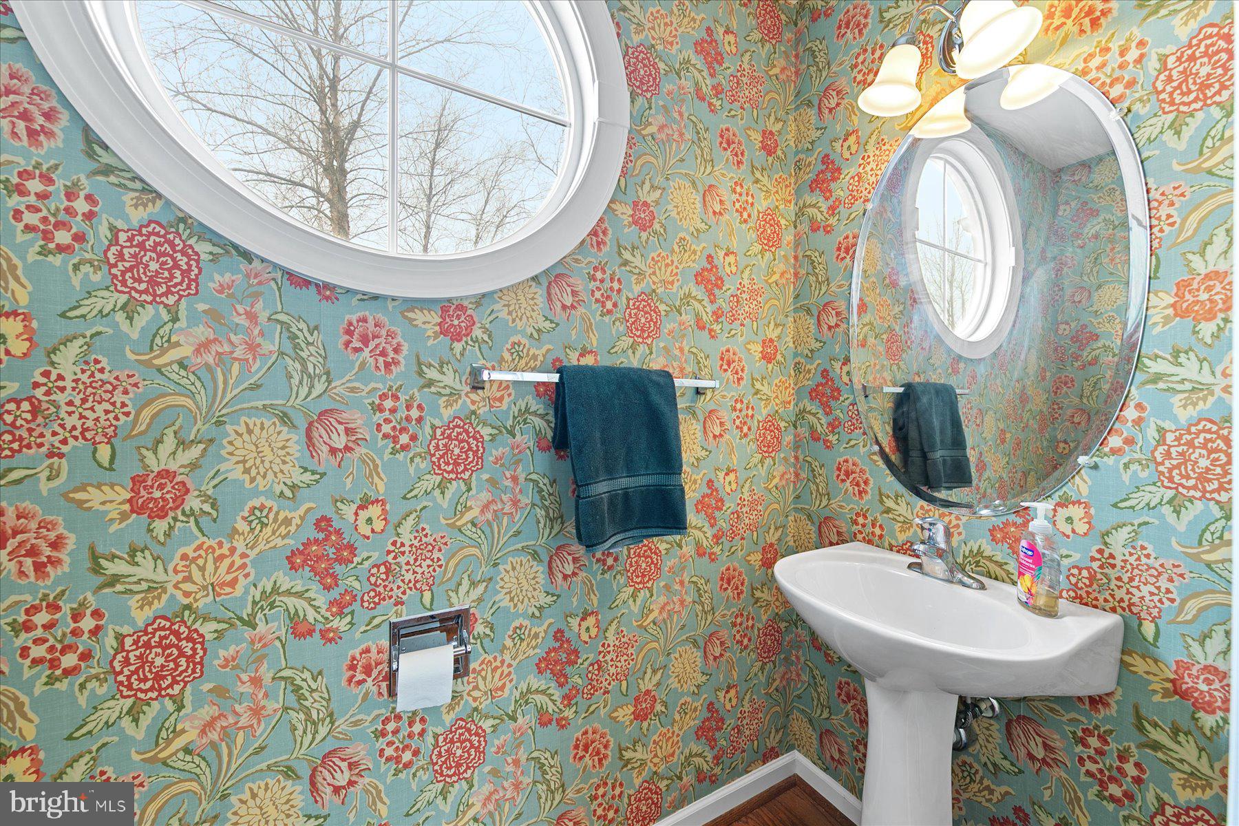 BAYVILLE SHORES - Residential