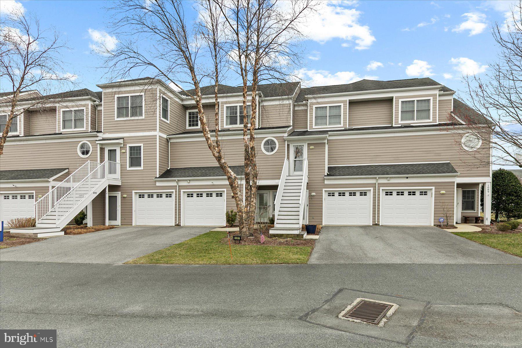 BAYVILLE SHORES - Residential