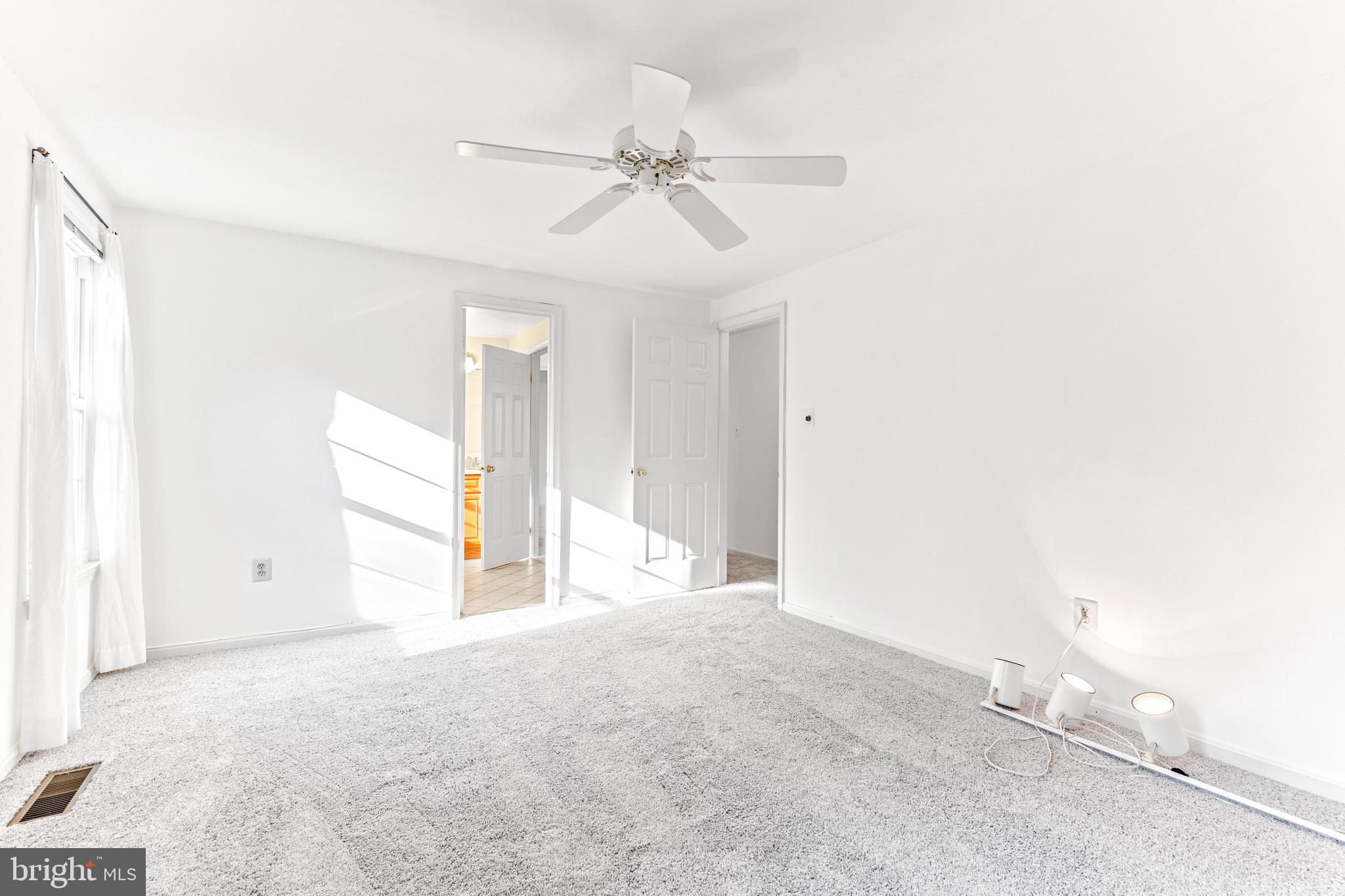 OAK SPRINGS - Residential