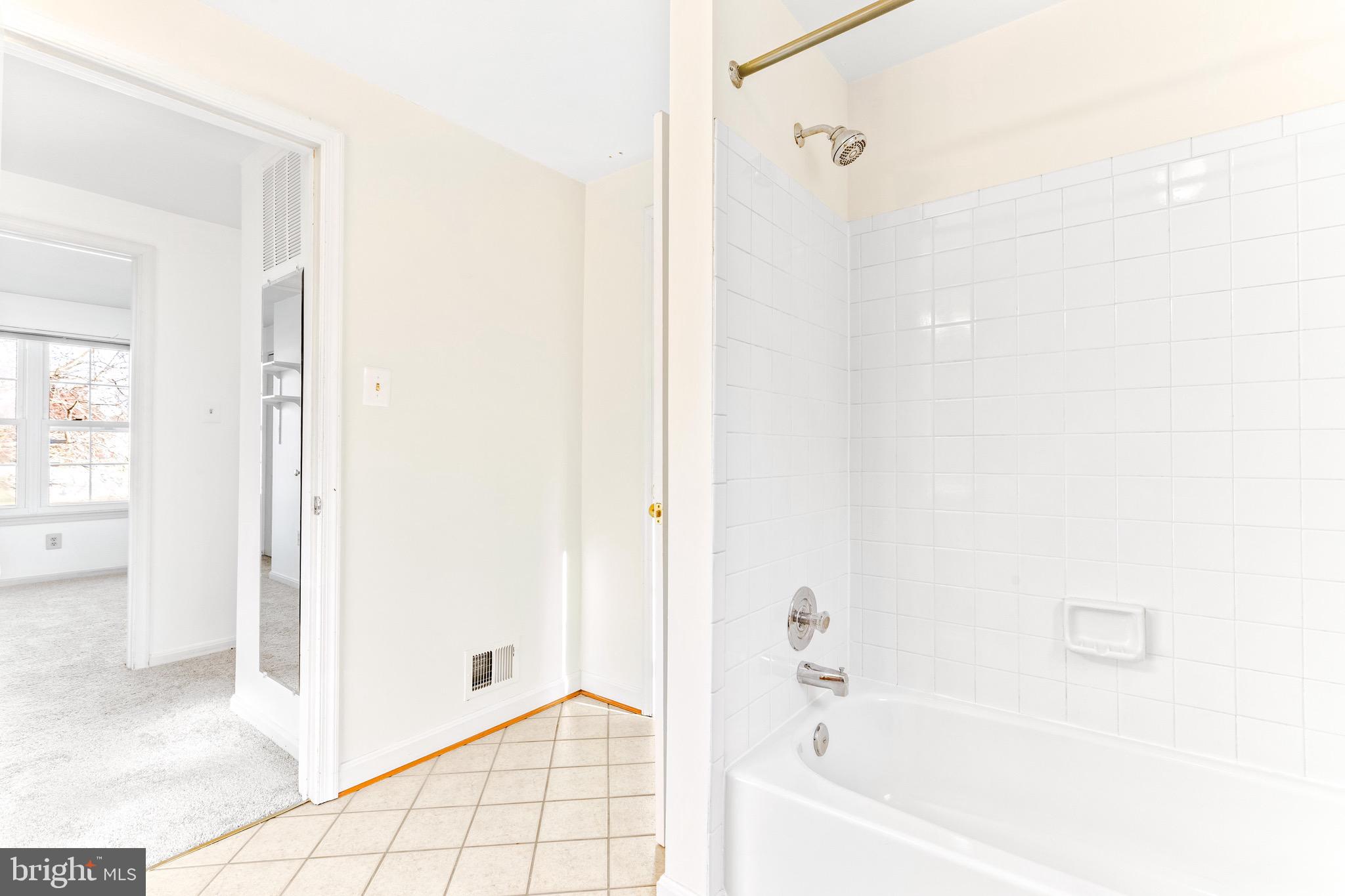 OAK SPRINGS - Residential